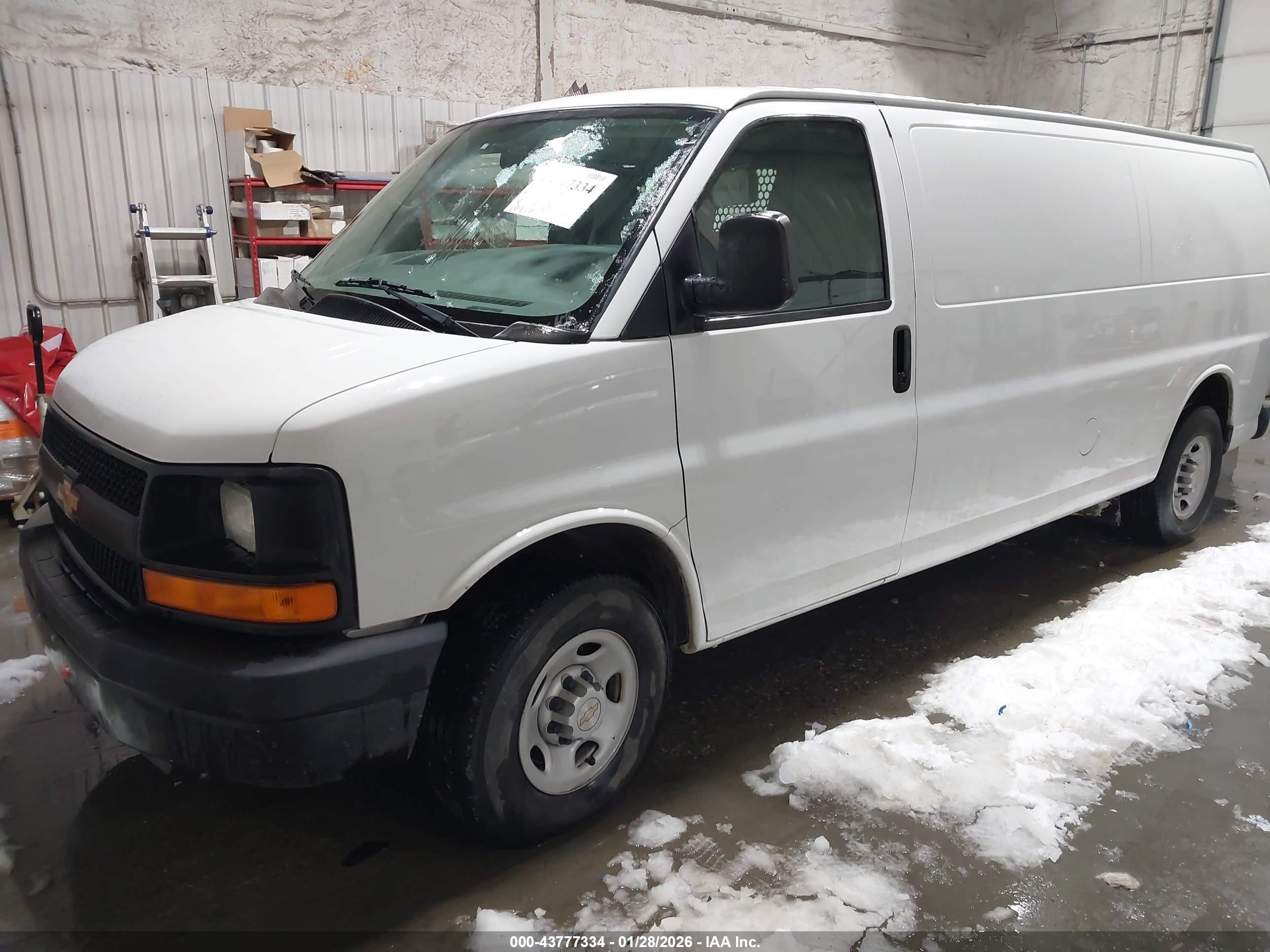 CHEVROLET EXPRESS image 2
