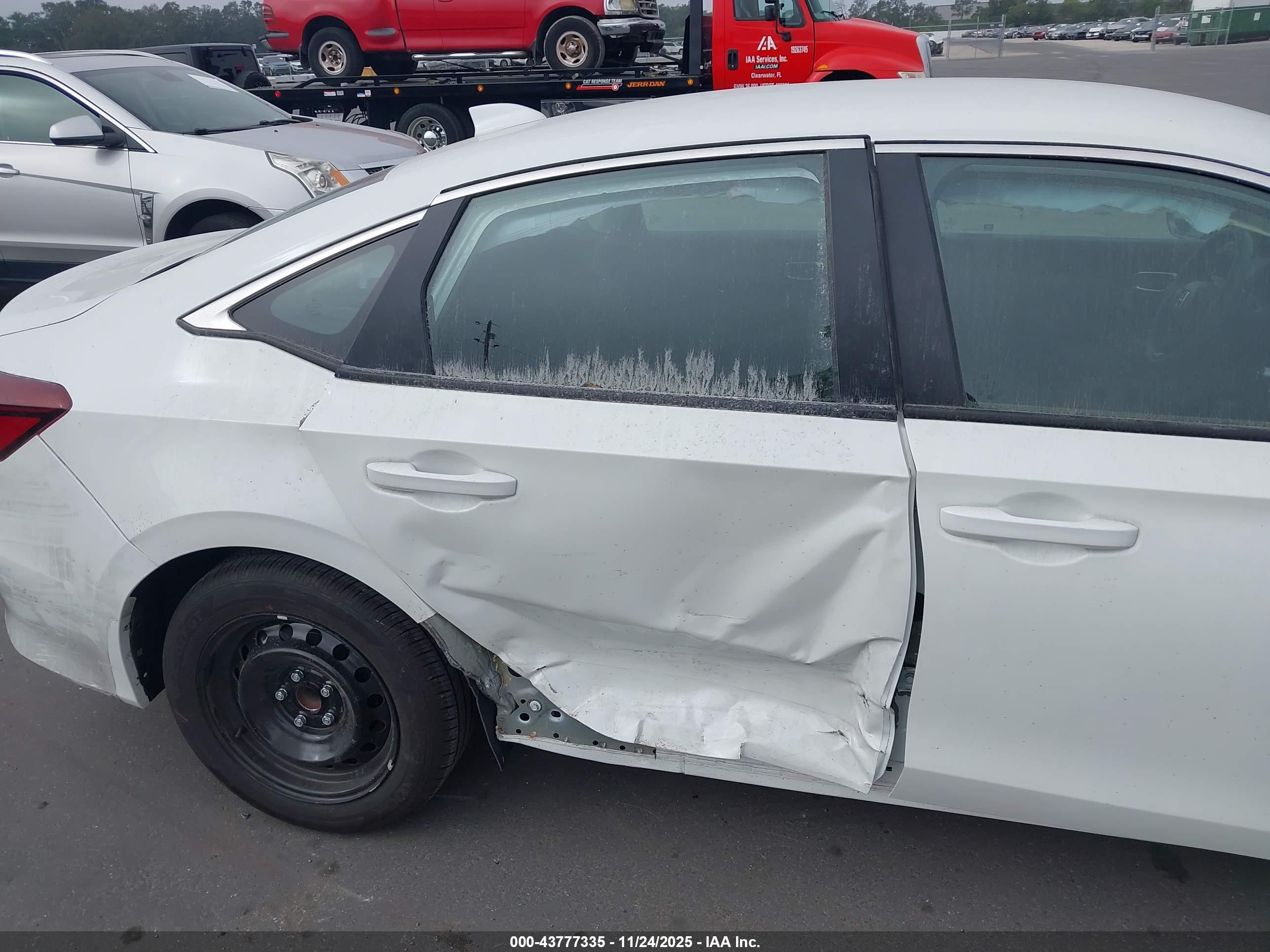 HONDA CIVIC image 6