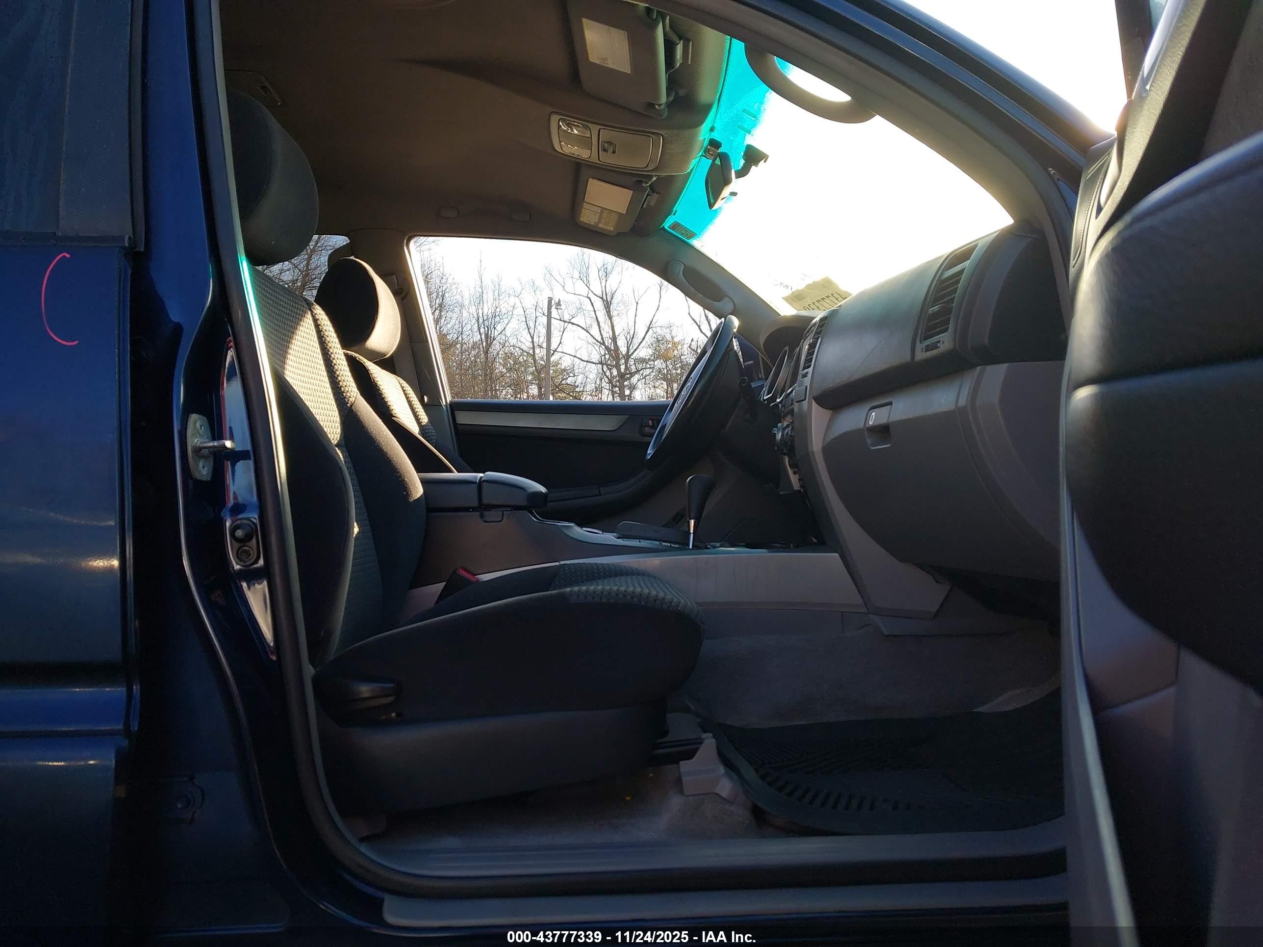 TOYOTA 4RUNNER image 5