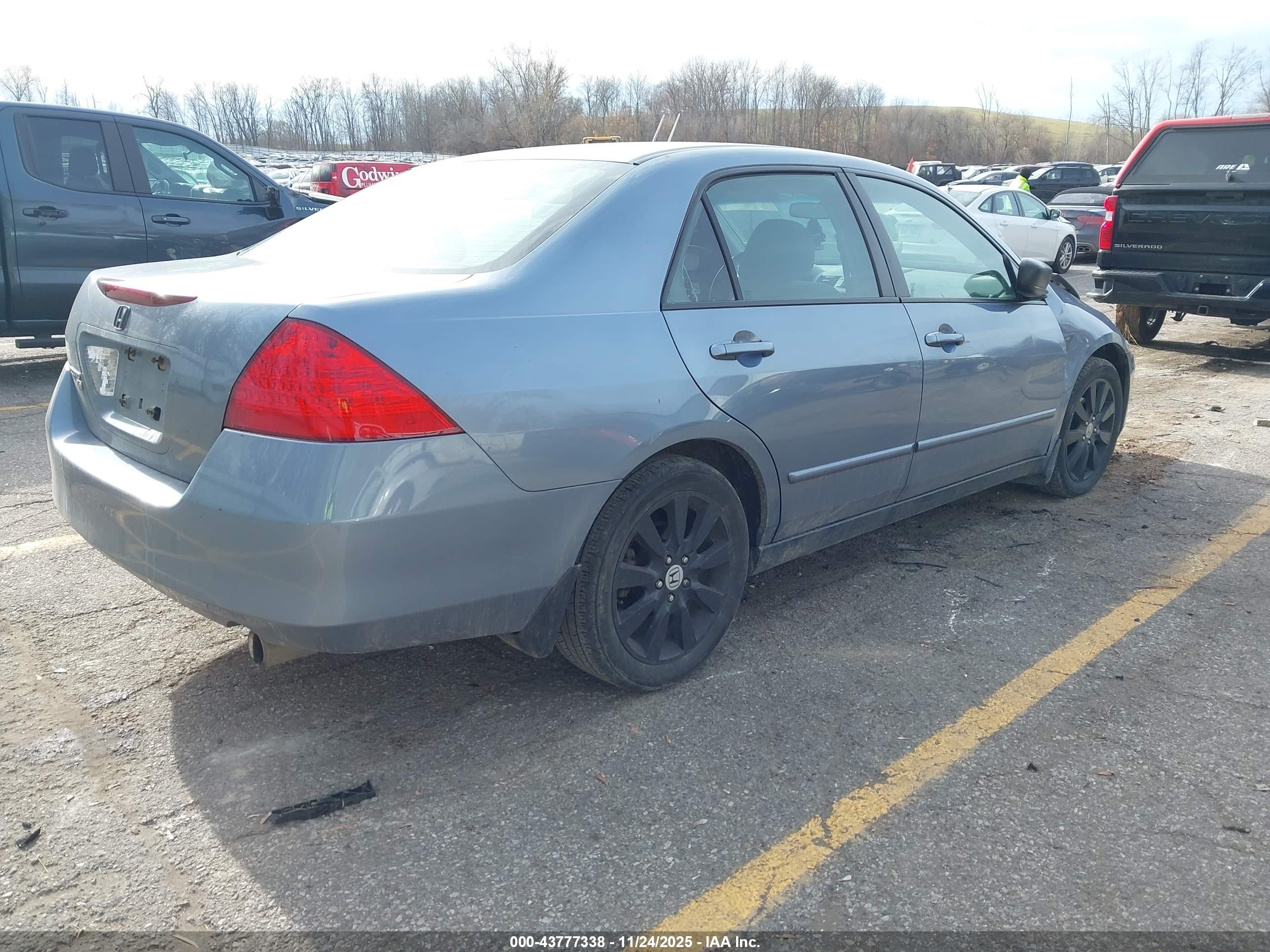 HONDA ACCORD image 4