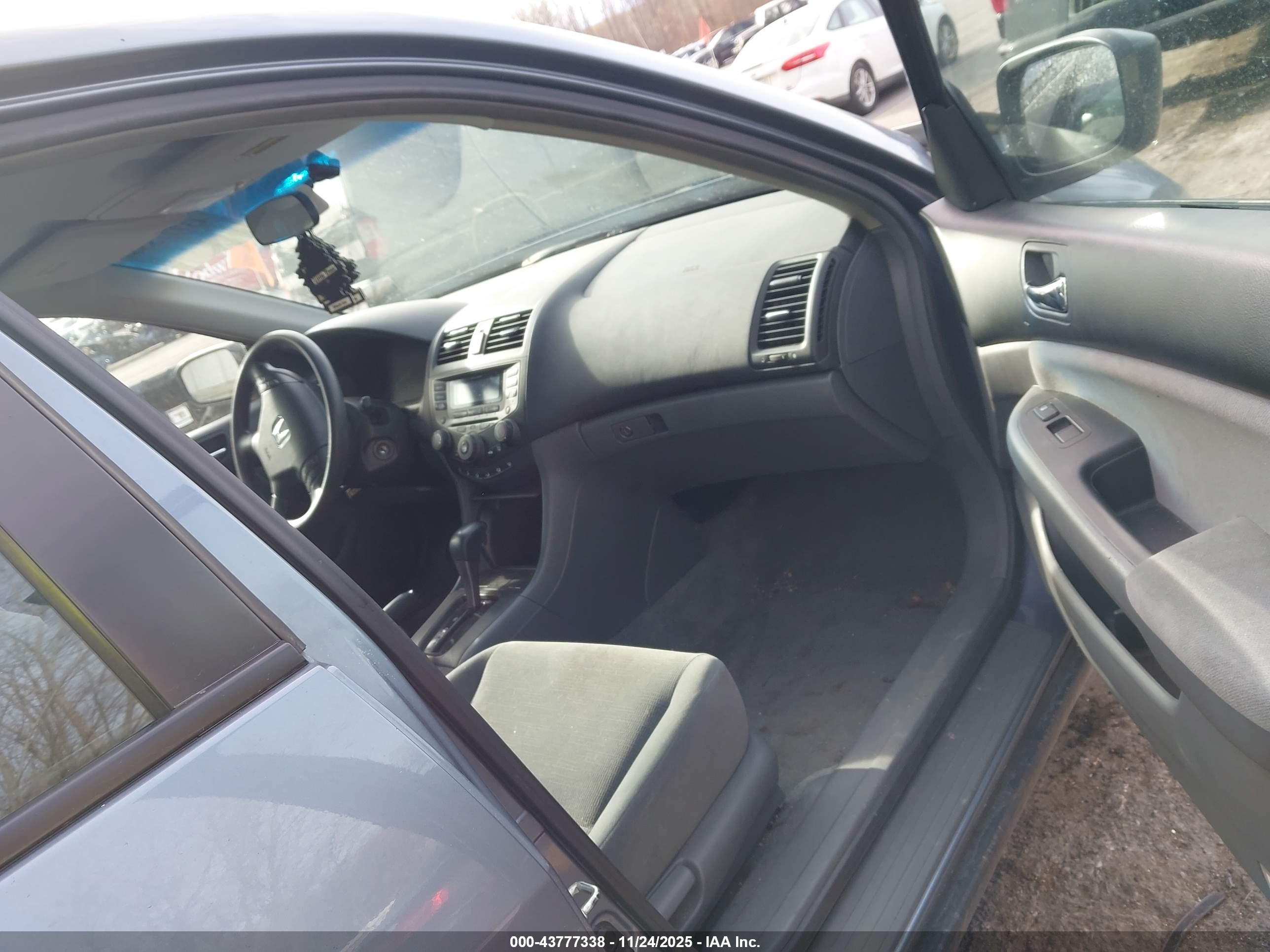 HONDA ACCORD image 5