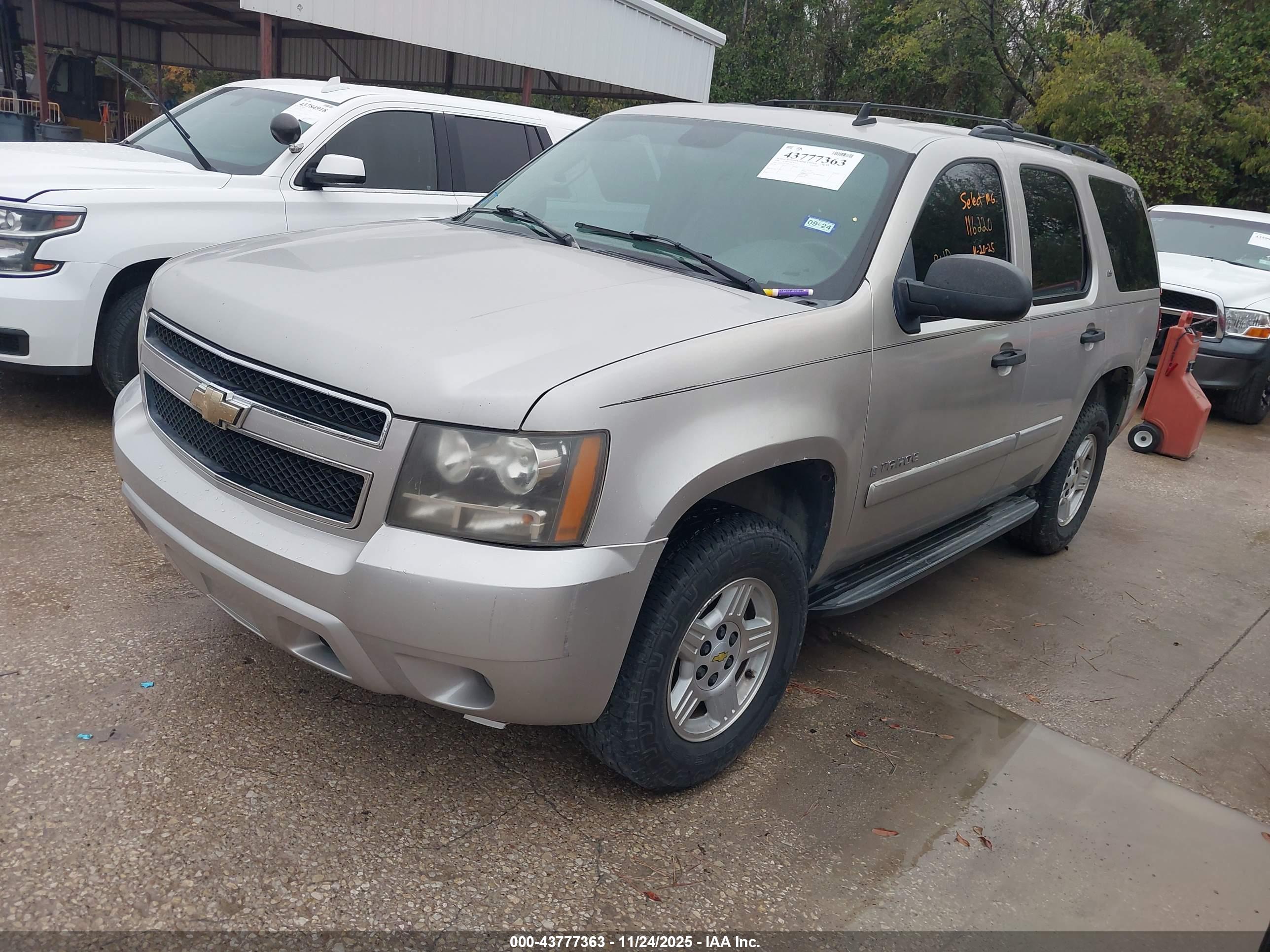 CHEVROLET TAHOE image 2