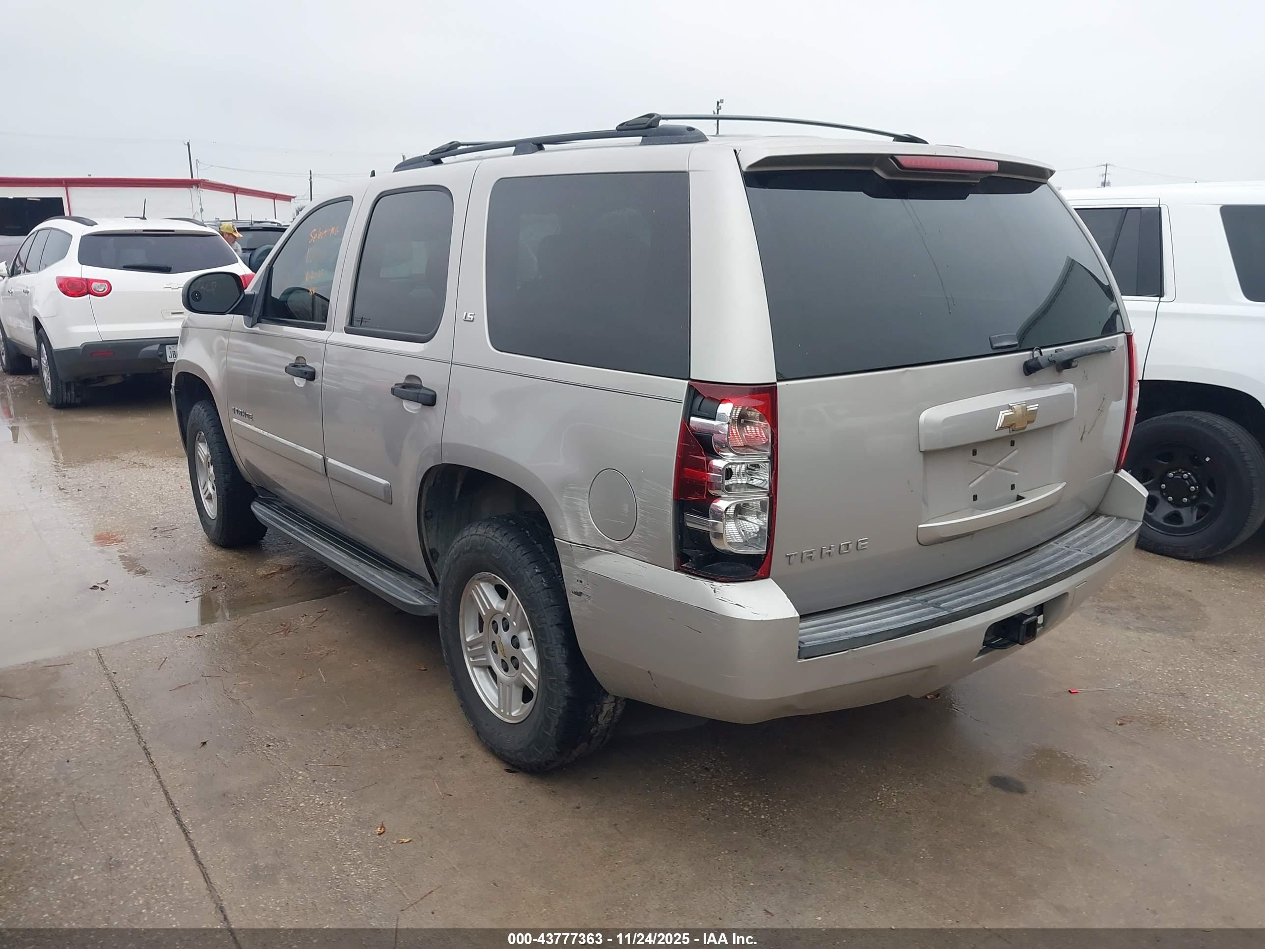 CHEVROLET TAHOE image 3