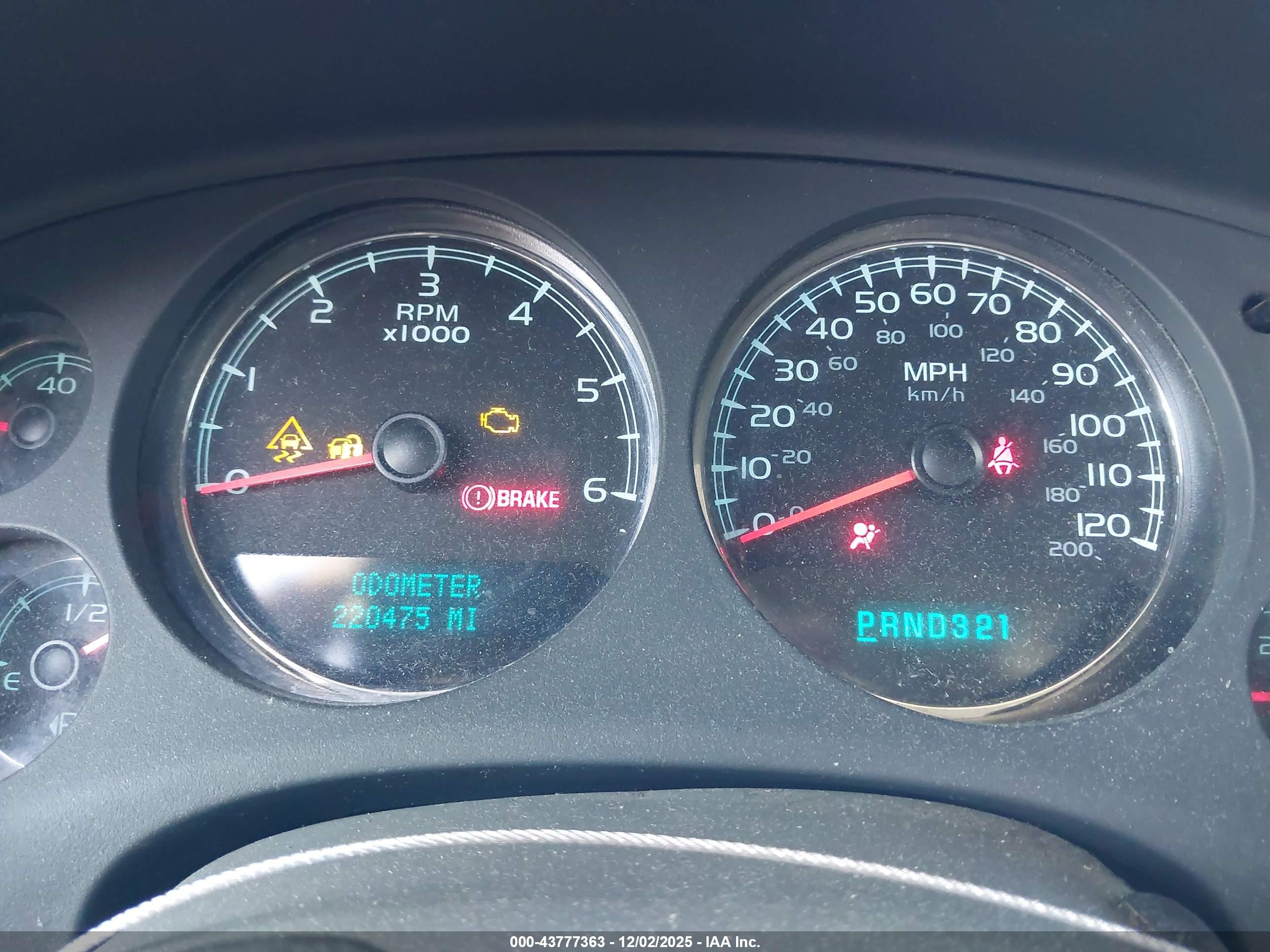 CHEVROLET TAHOE image 7