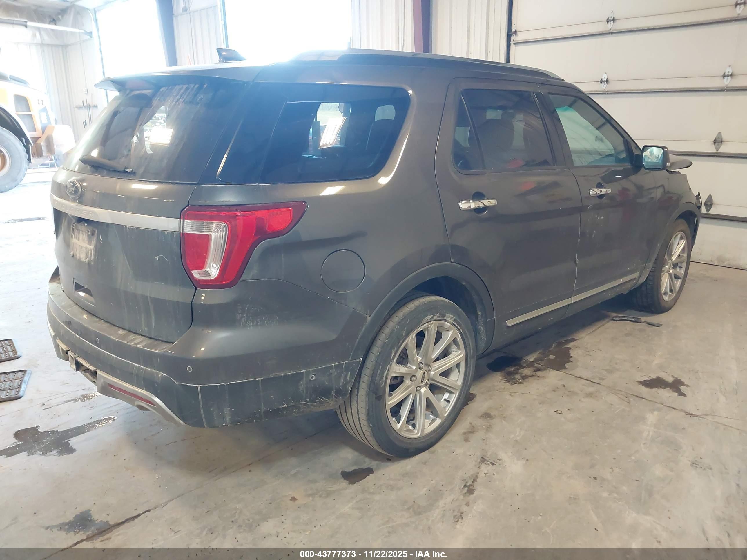 FORD EXPLORER image 4