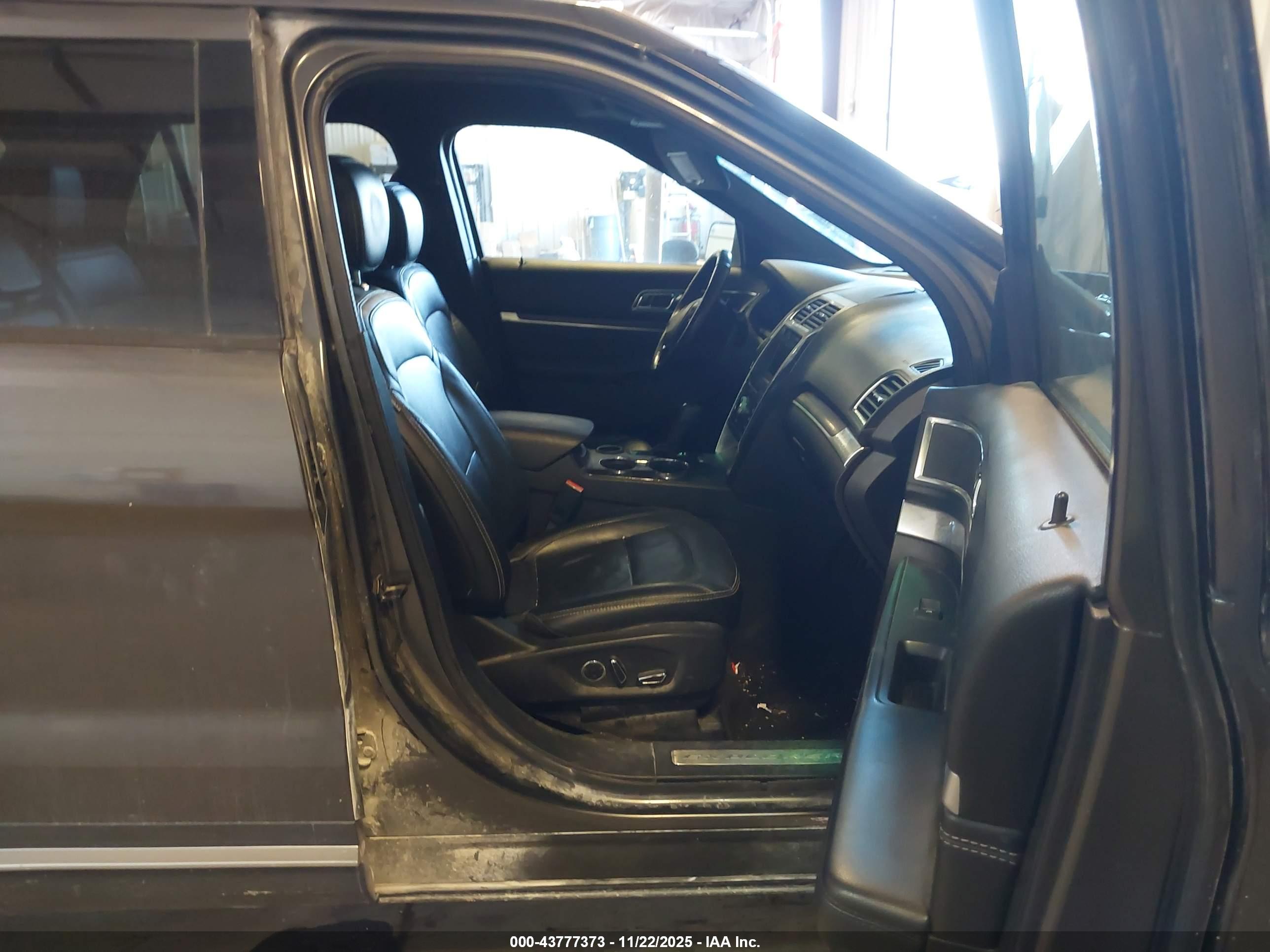 FORD EXPLORER image 5