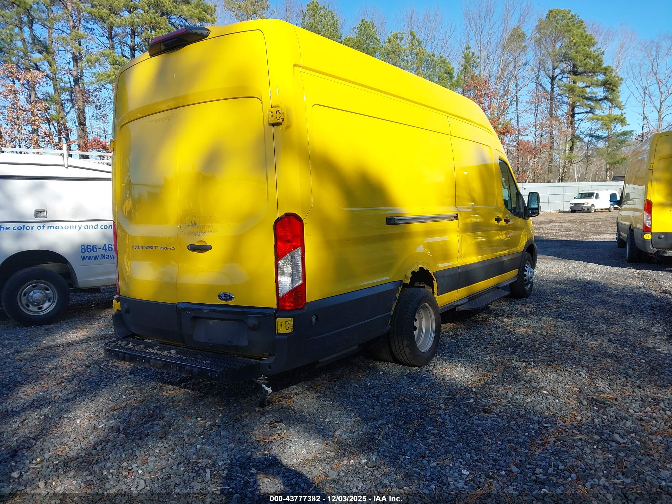 FORD TRANSIT-350 image 4