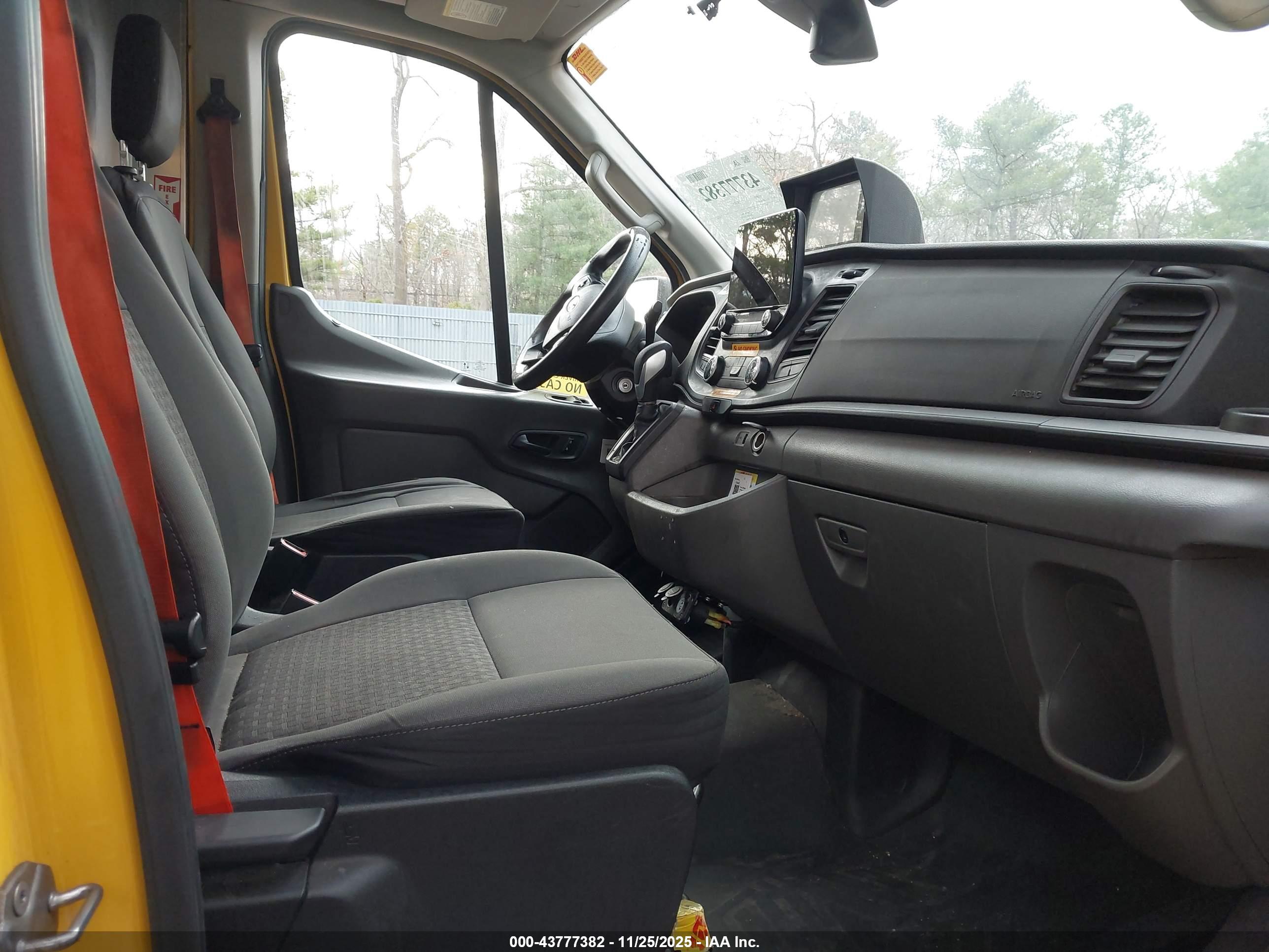 FORD TRANSIT-350 image 5