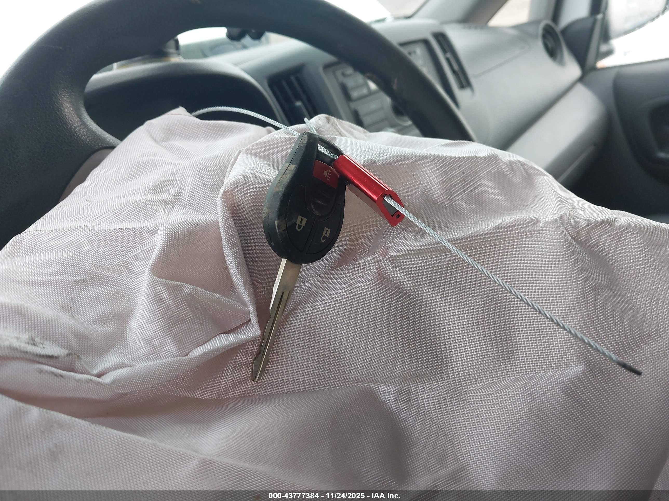 NISSAN NV200 image 11