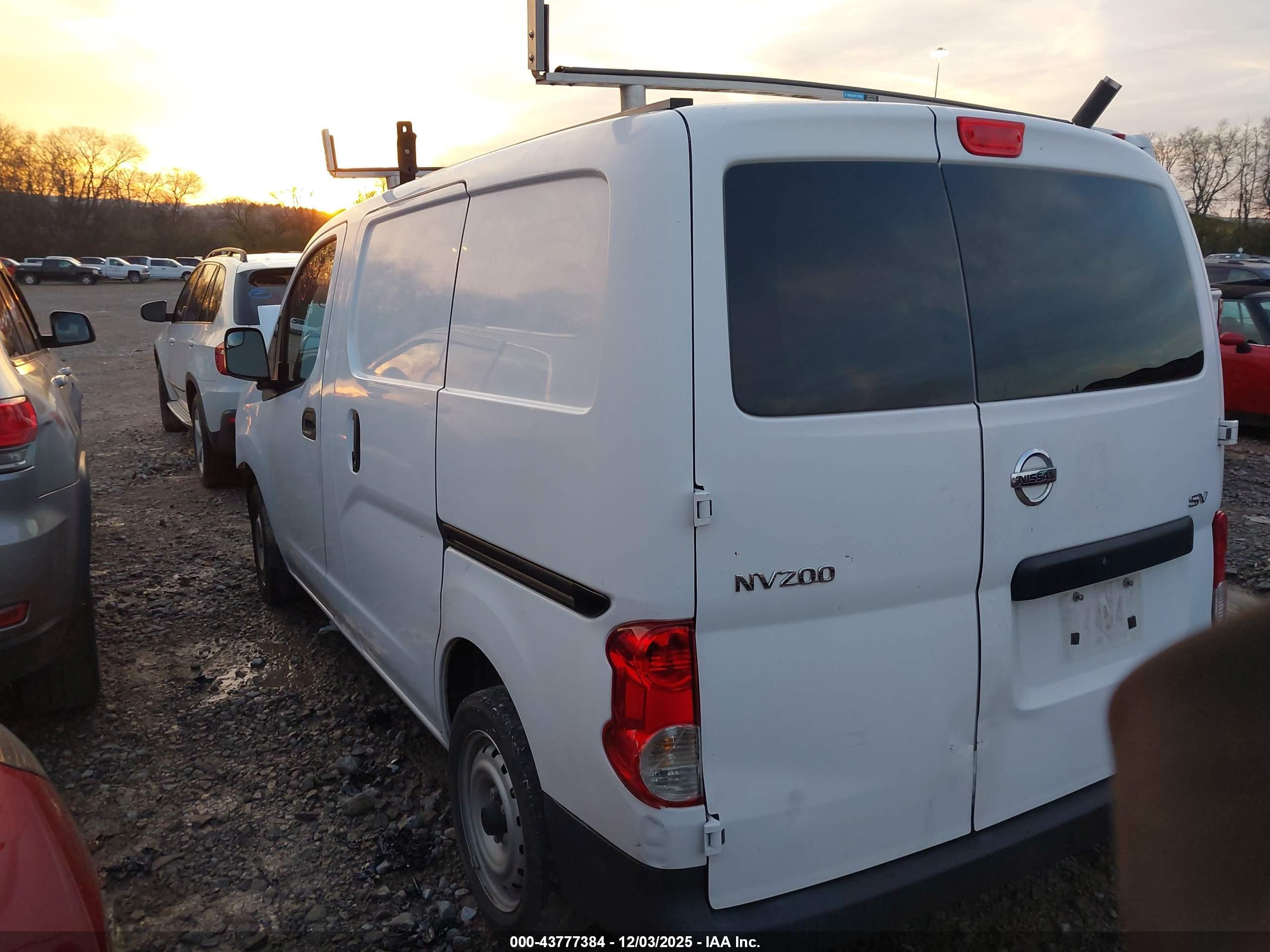 NISSAN NV200 image 3