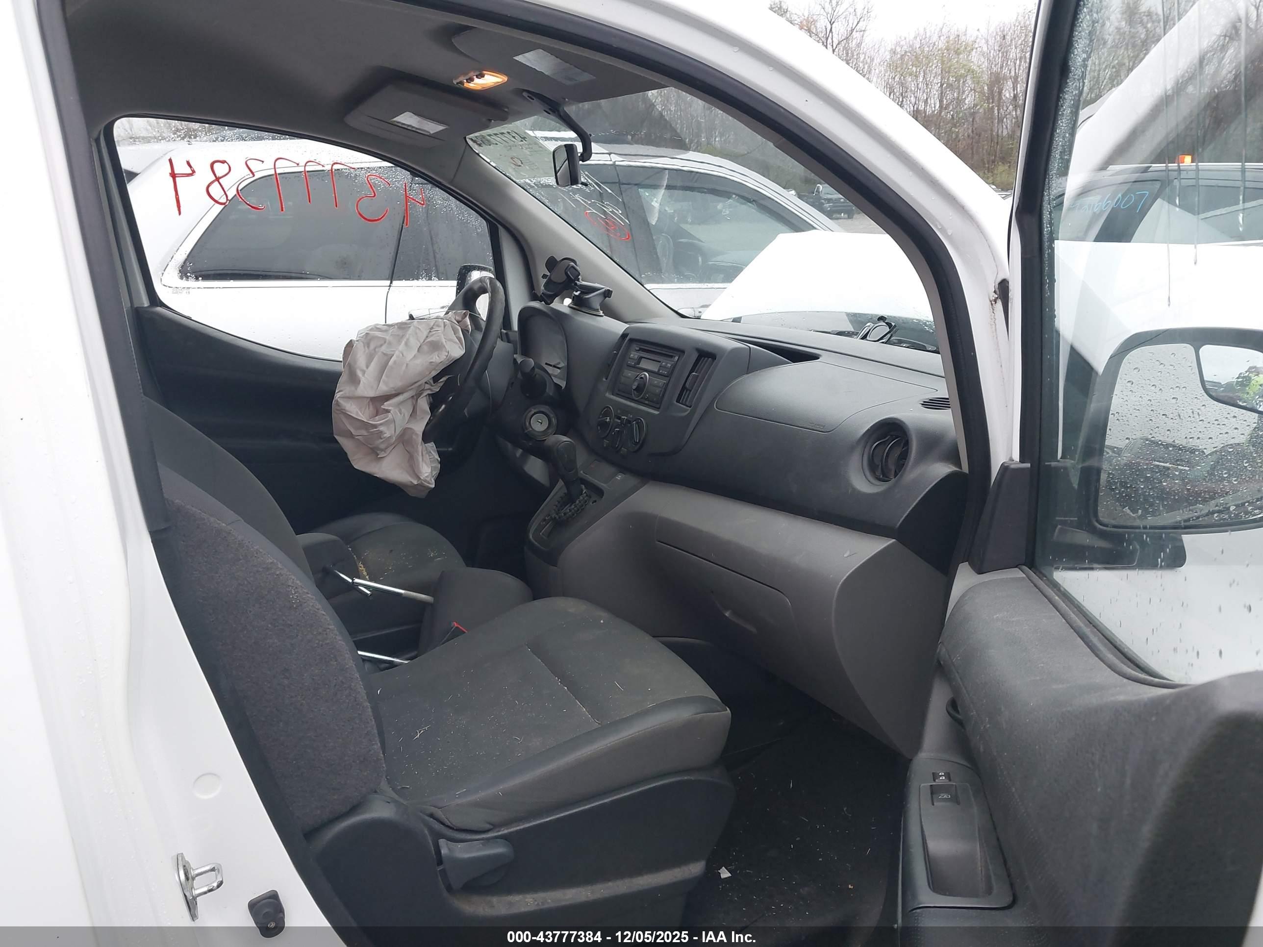NISSAN NV200 image 5