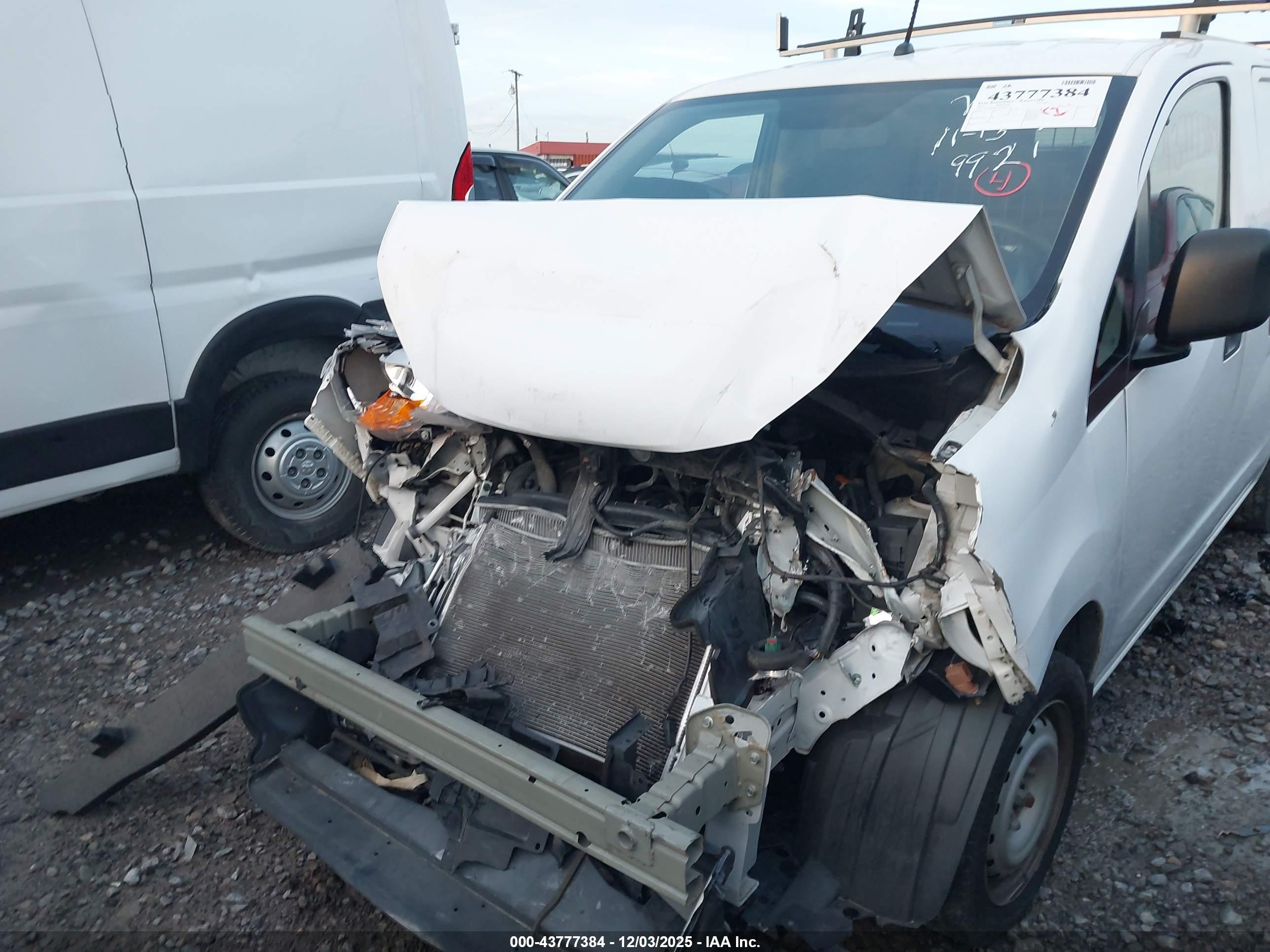 NISSAN NV200 image 6