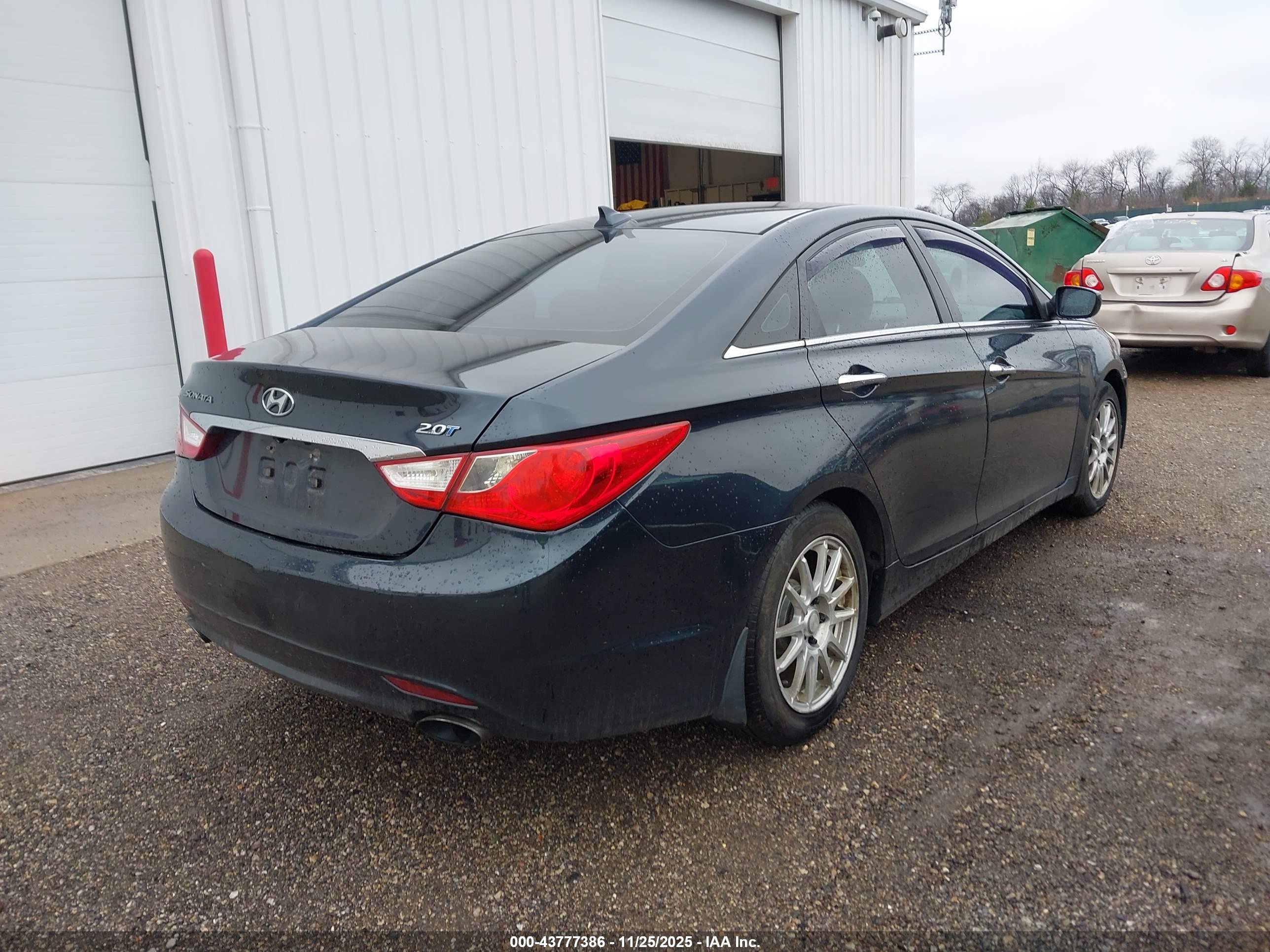 HYUNDAI SONATA image 4