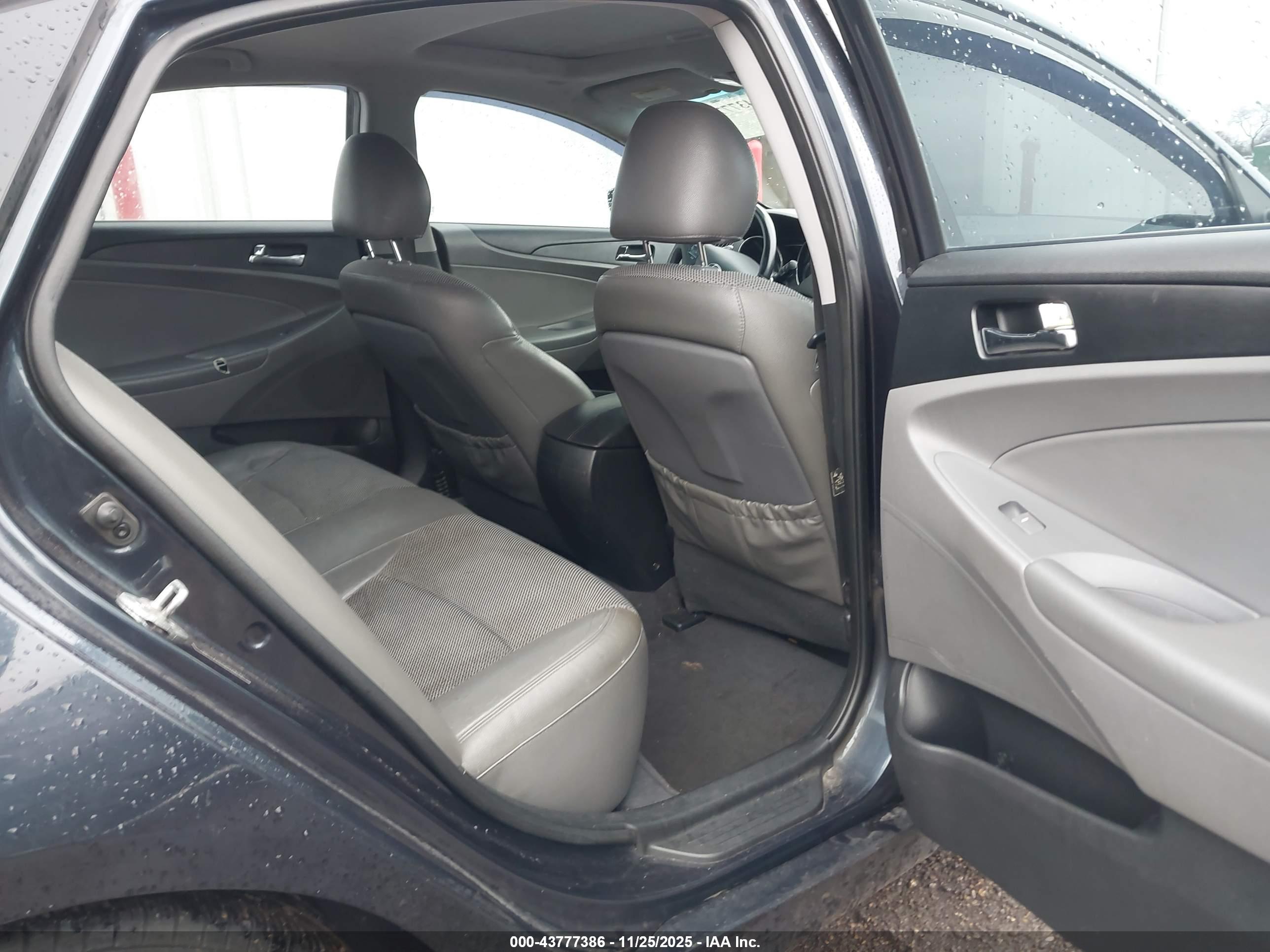 HYUNDAI SONATA image 8