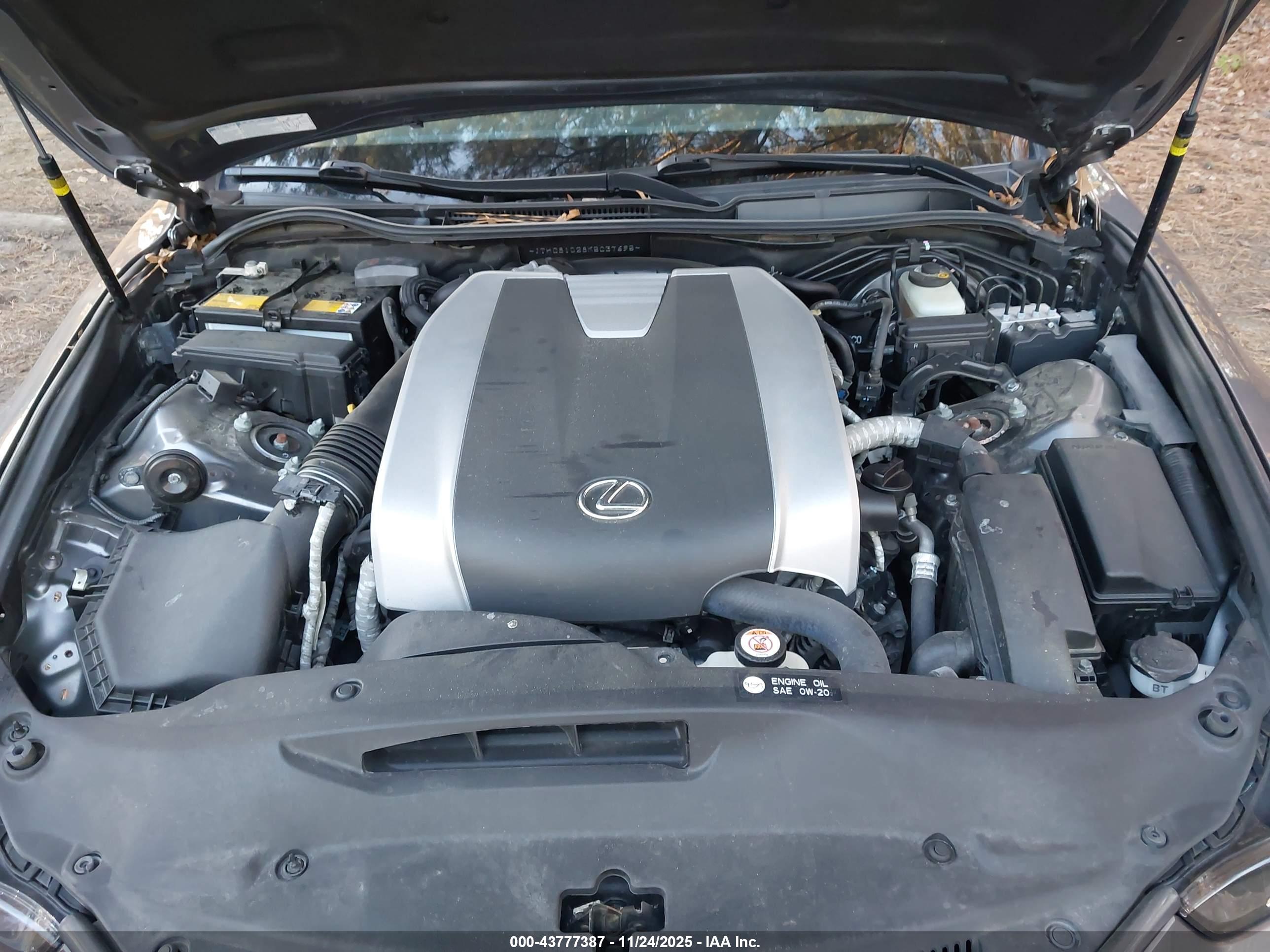LEXUS IS image 10