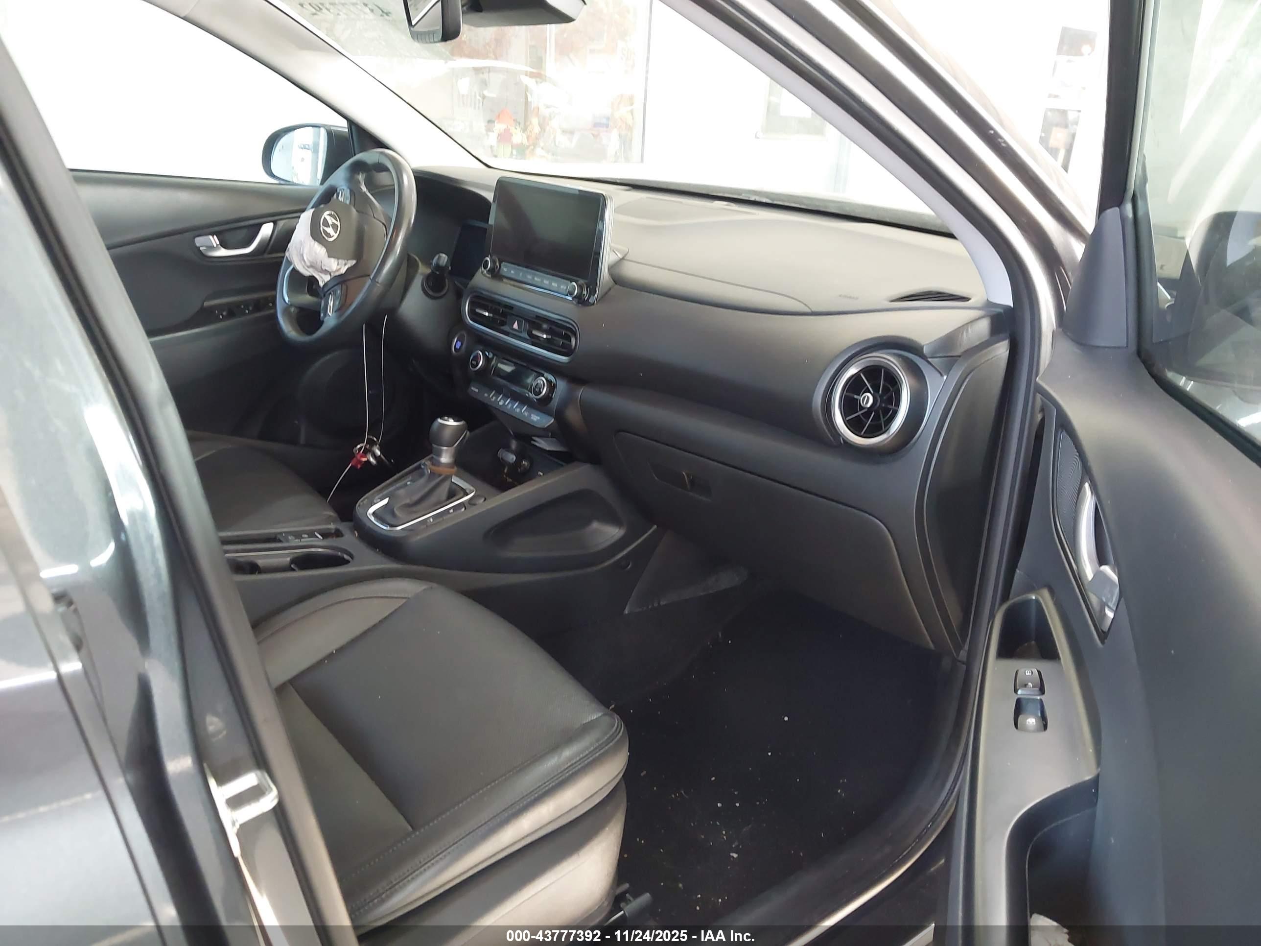 HYUNDAI KONA image 5