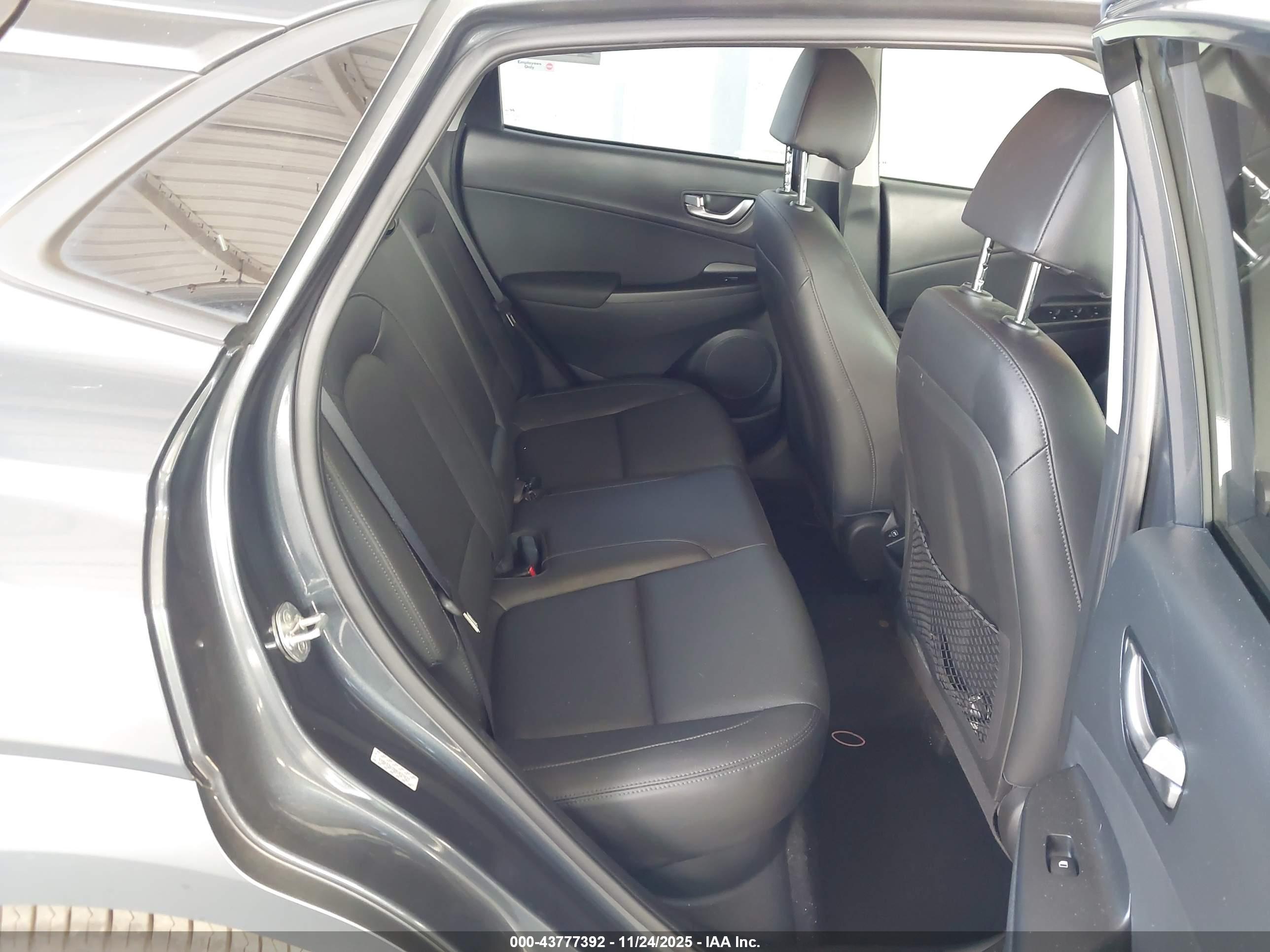 HYUNDAI KONA image 8