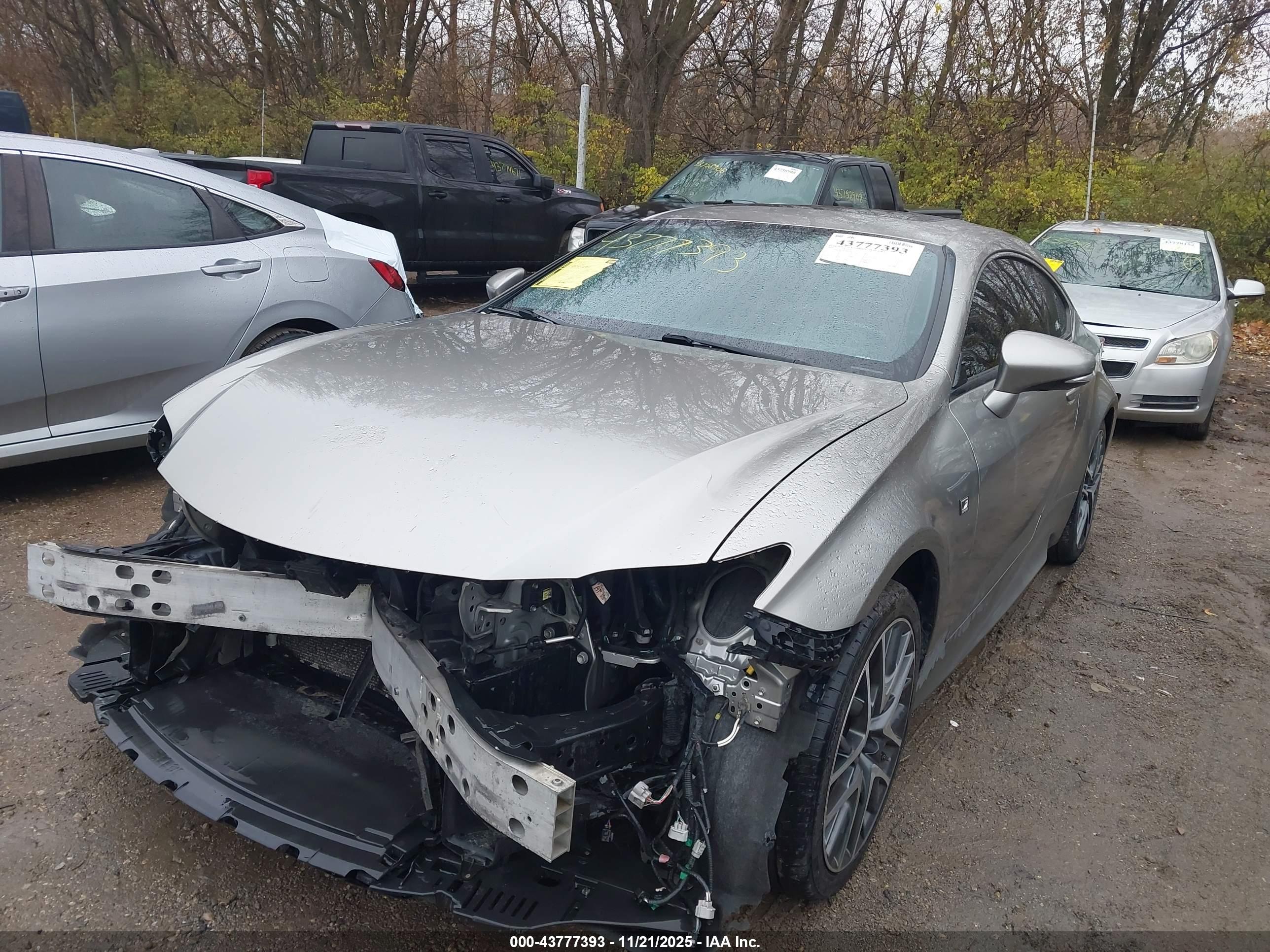 LEXUS RC image 2
