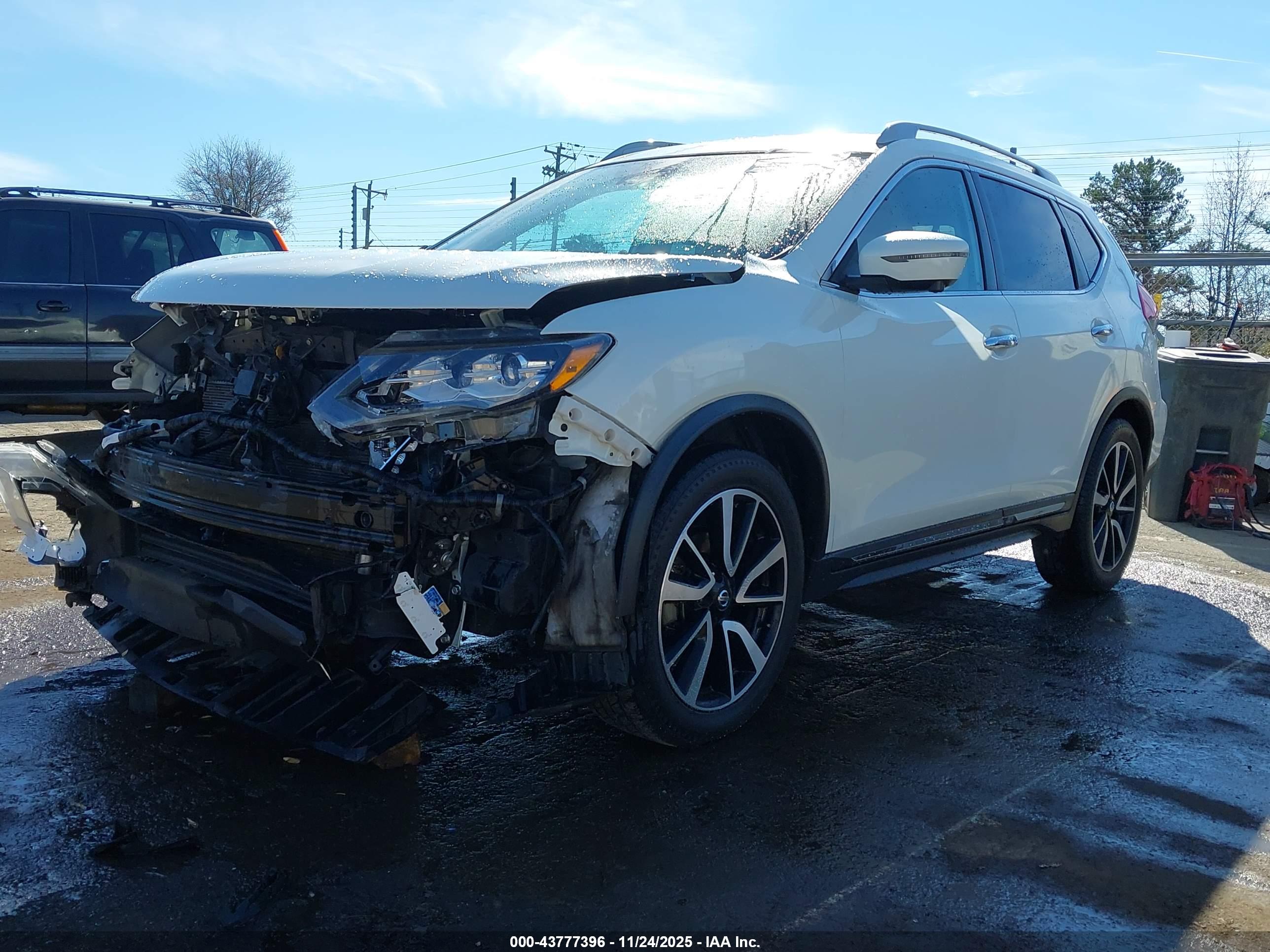 NISSAN ROGUE image 2