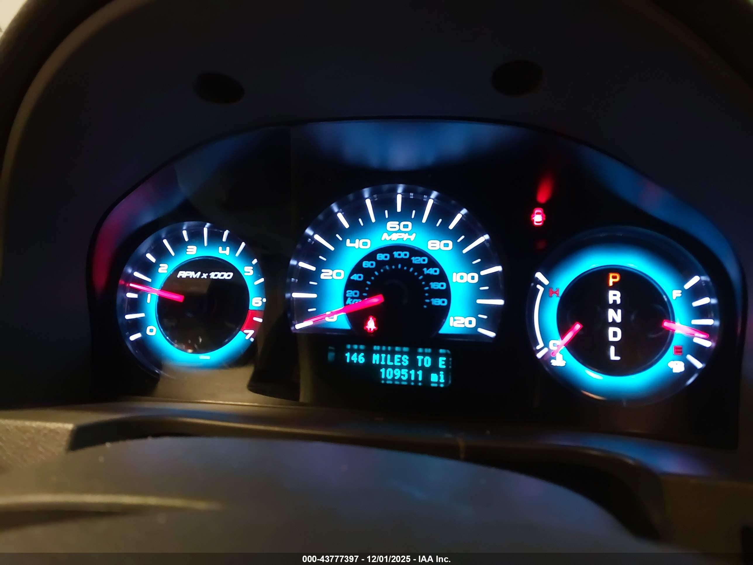 FORD FUSION image 7