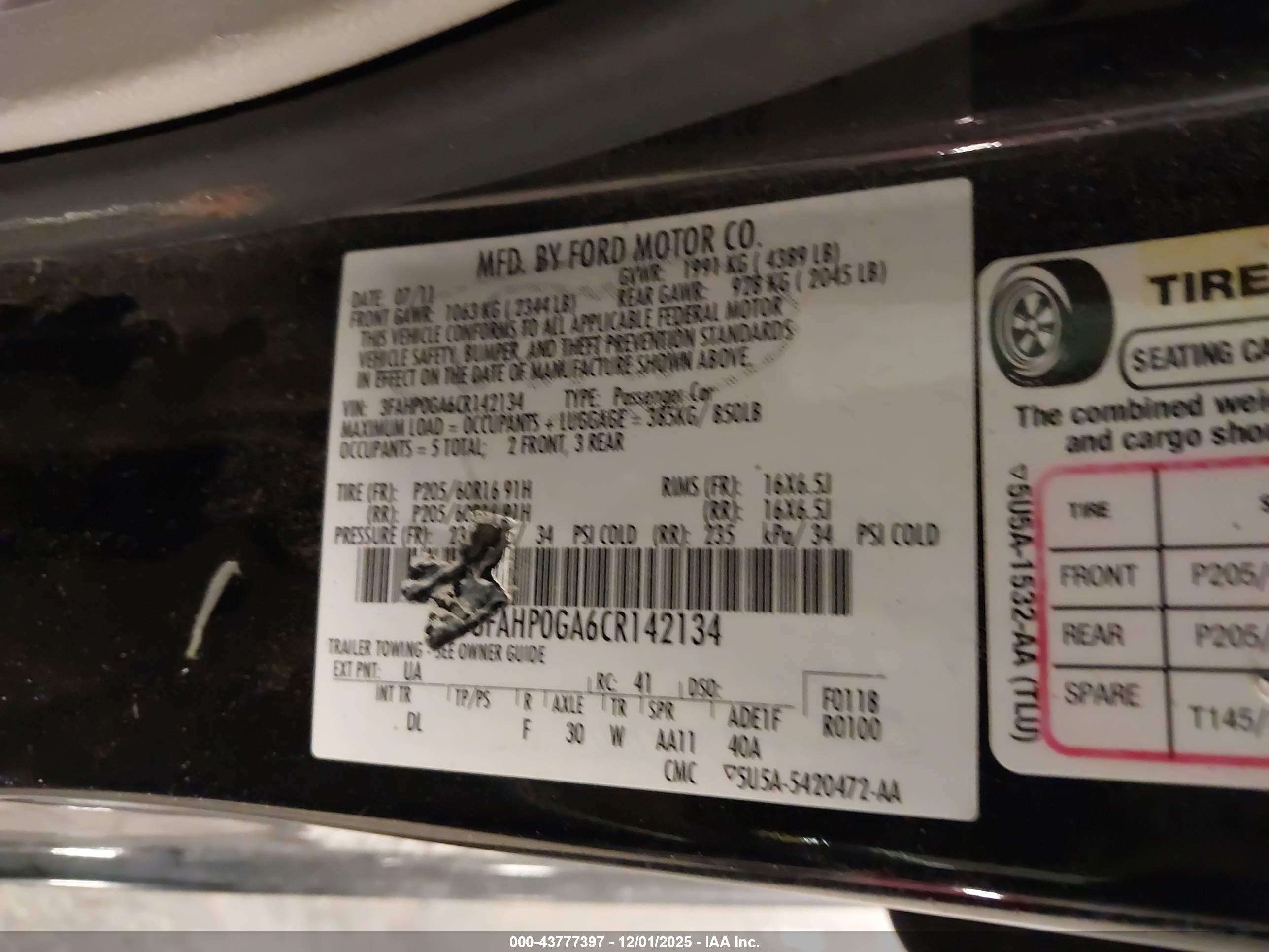 FORD FUSION image 9