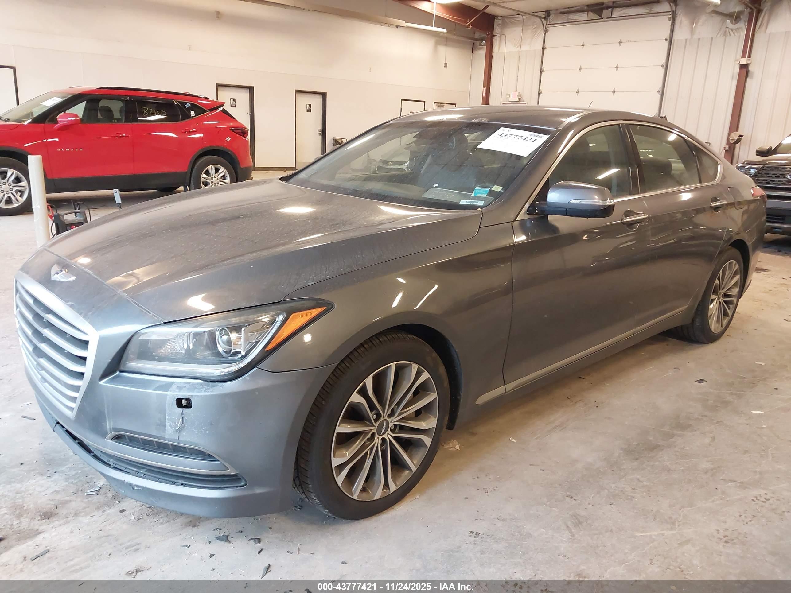 HYUNDAI GENESIS image 2