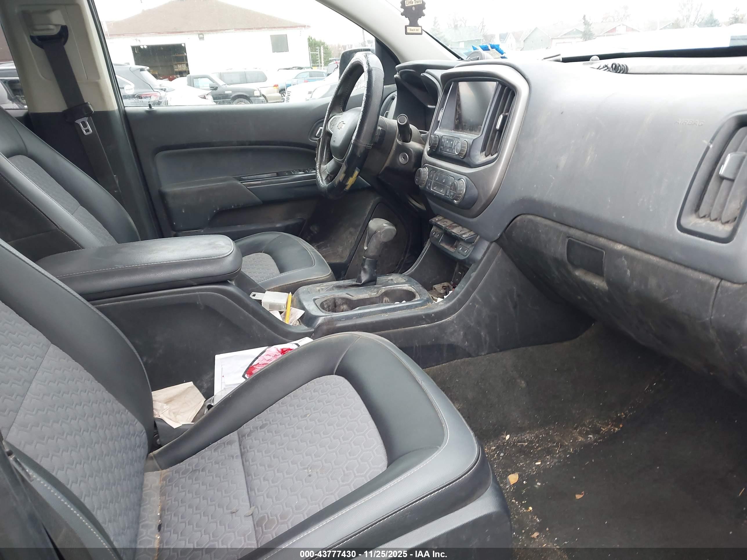 CHEVROLET COLORADO image 5