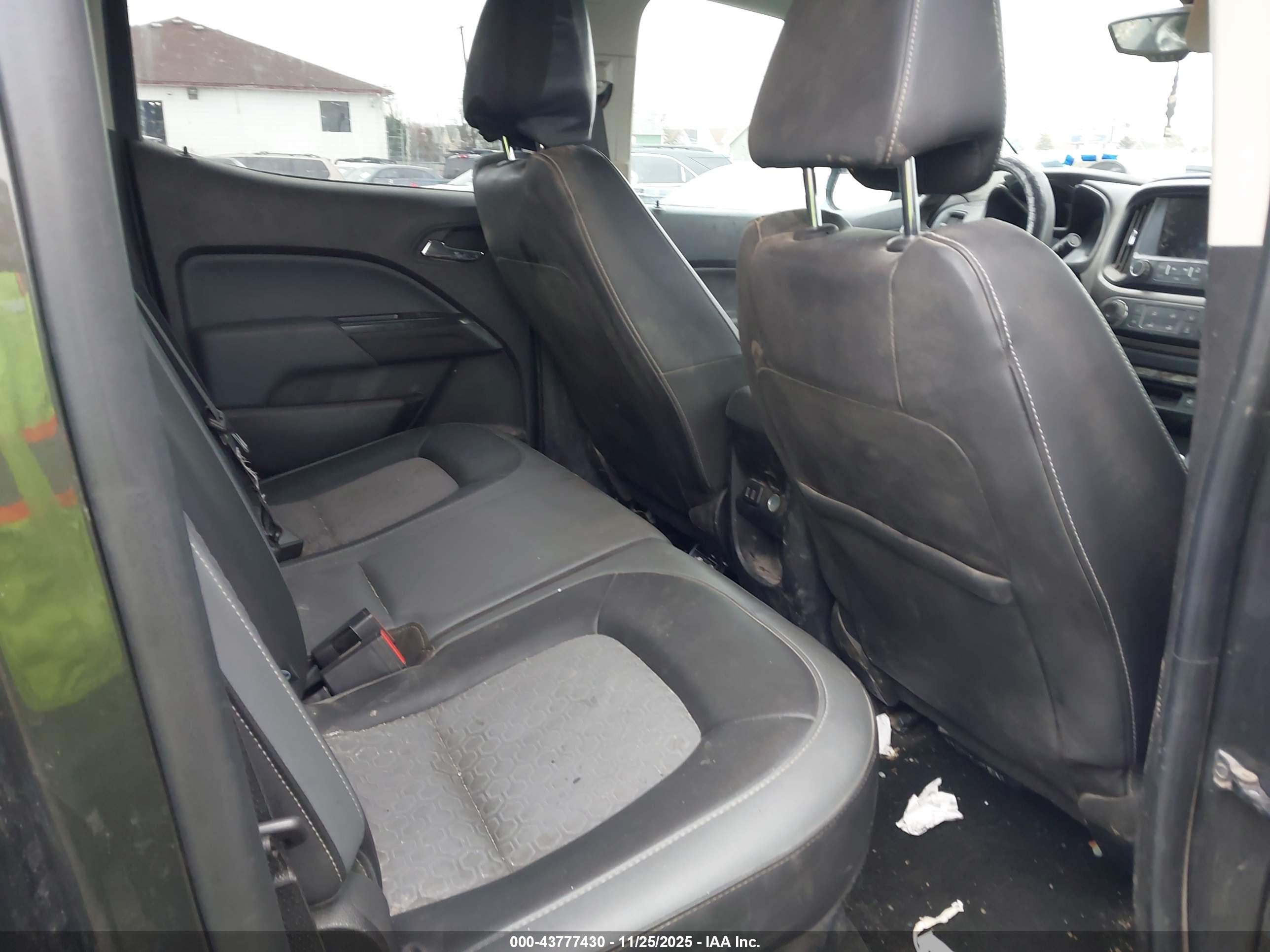 CHEVROLET COLORADO image 8