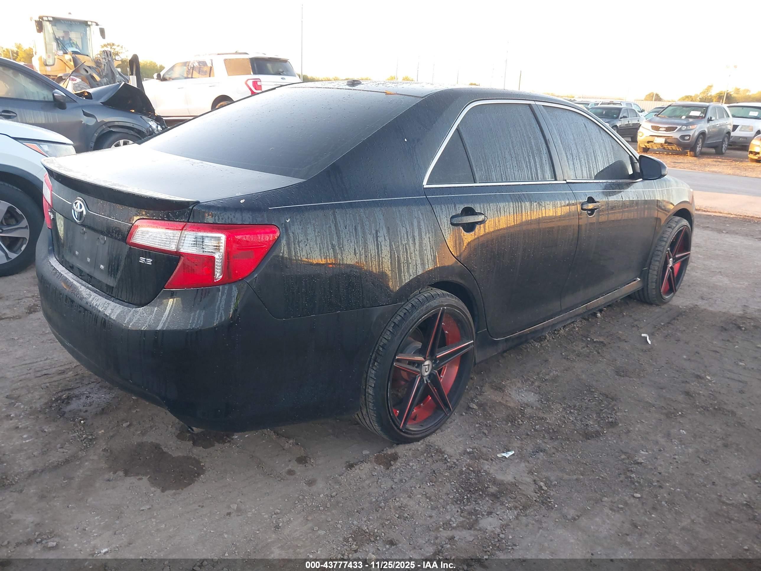 TOYOTA CAMRY image 4