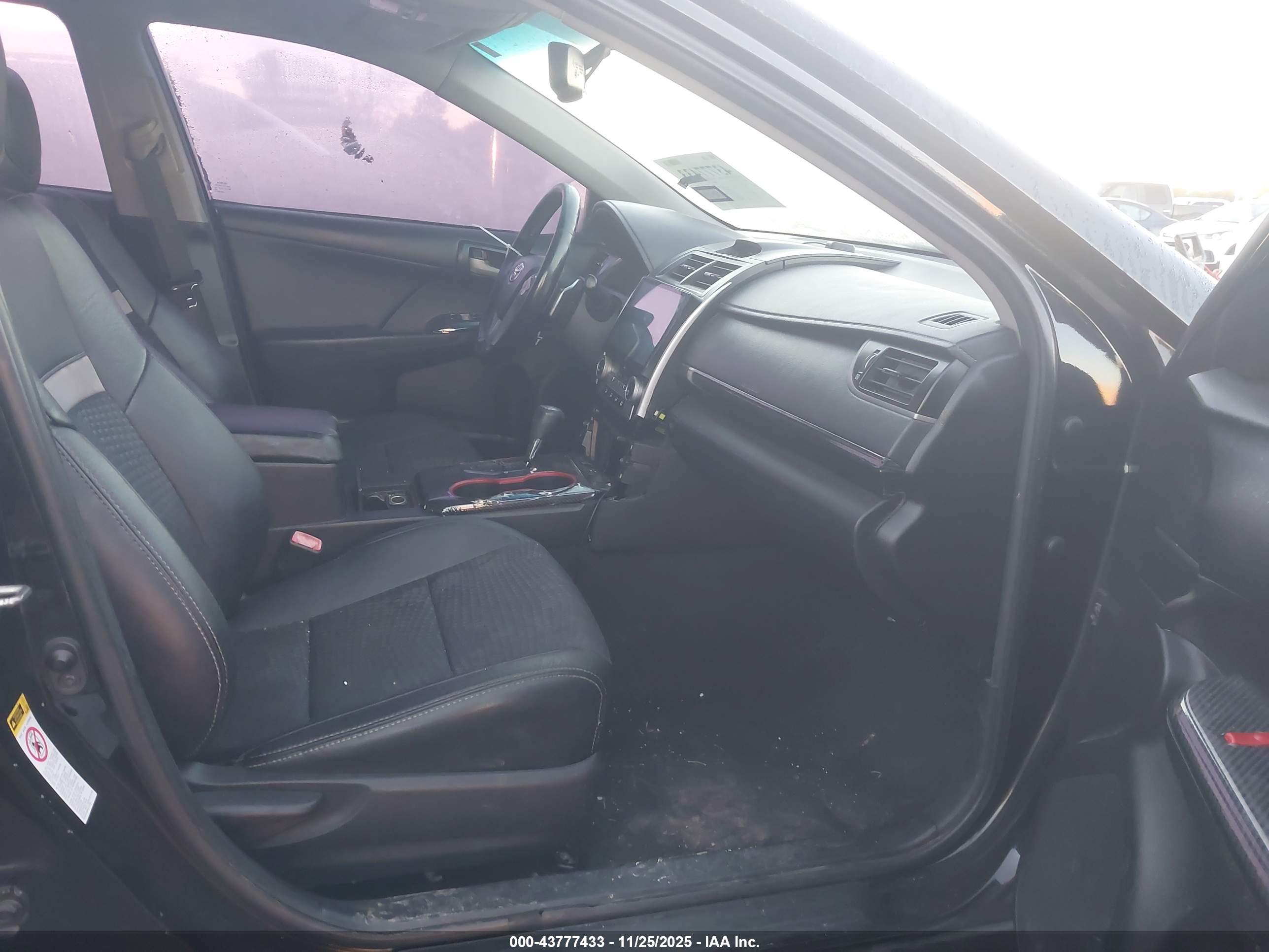 TOYOTA CAMRY image 5