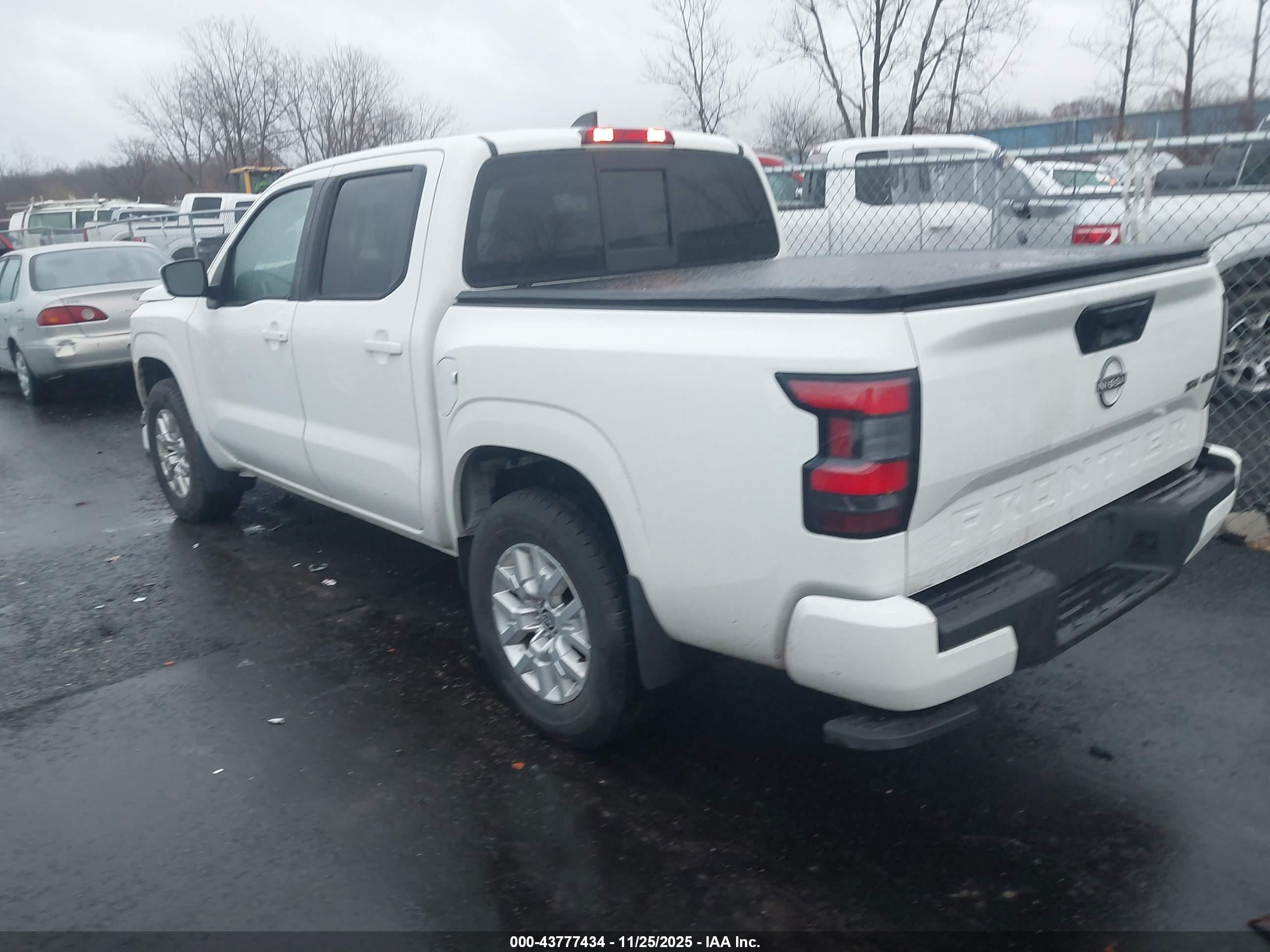 NISSAN FRONTIER image 3