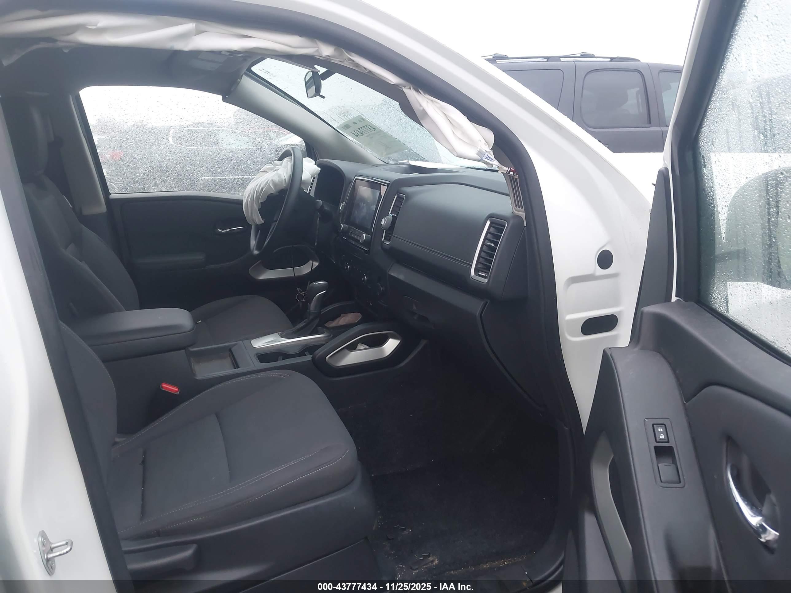 NISSAN FRONTIER image 5