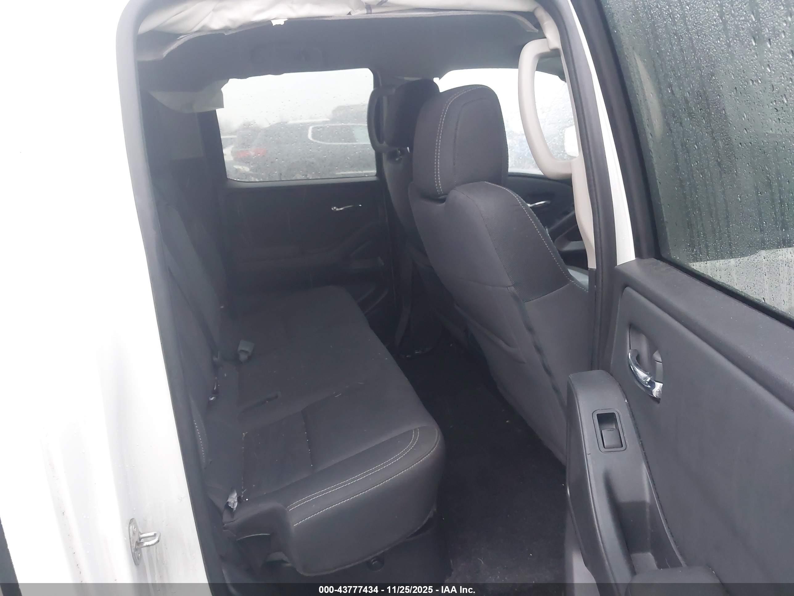 NISSAN FRONTIER image 8