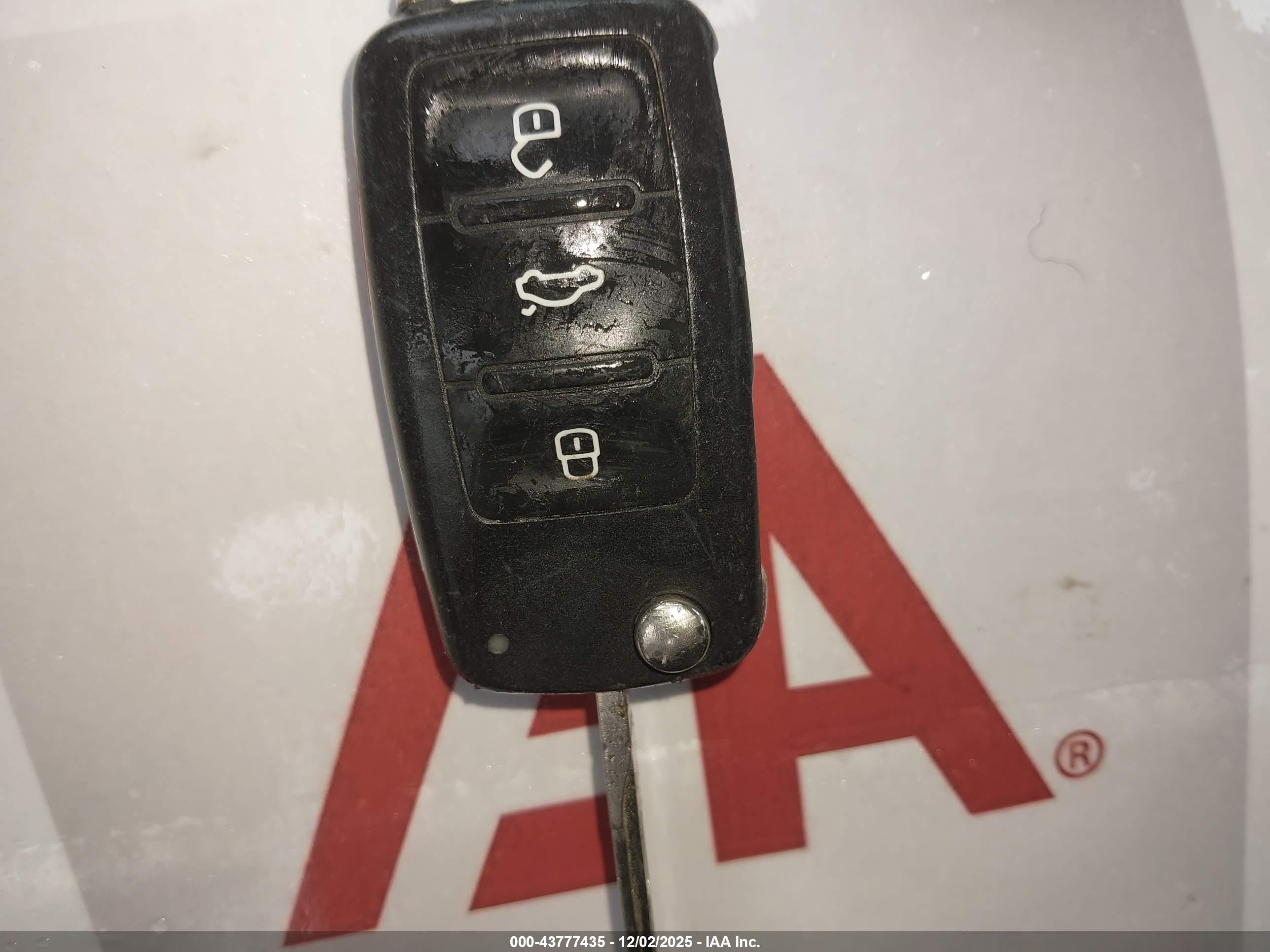 VOLKSWAGEN PASSAT image 11