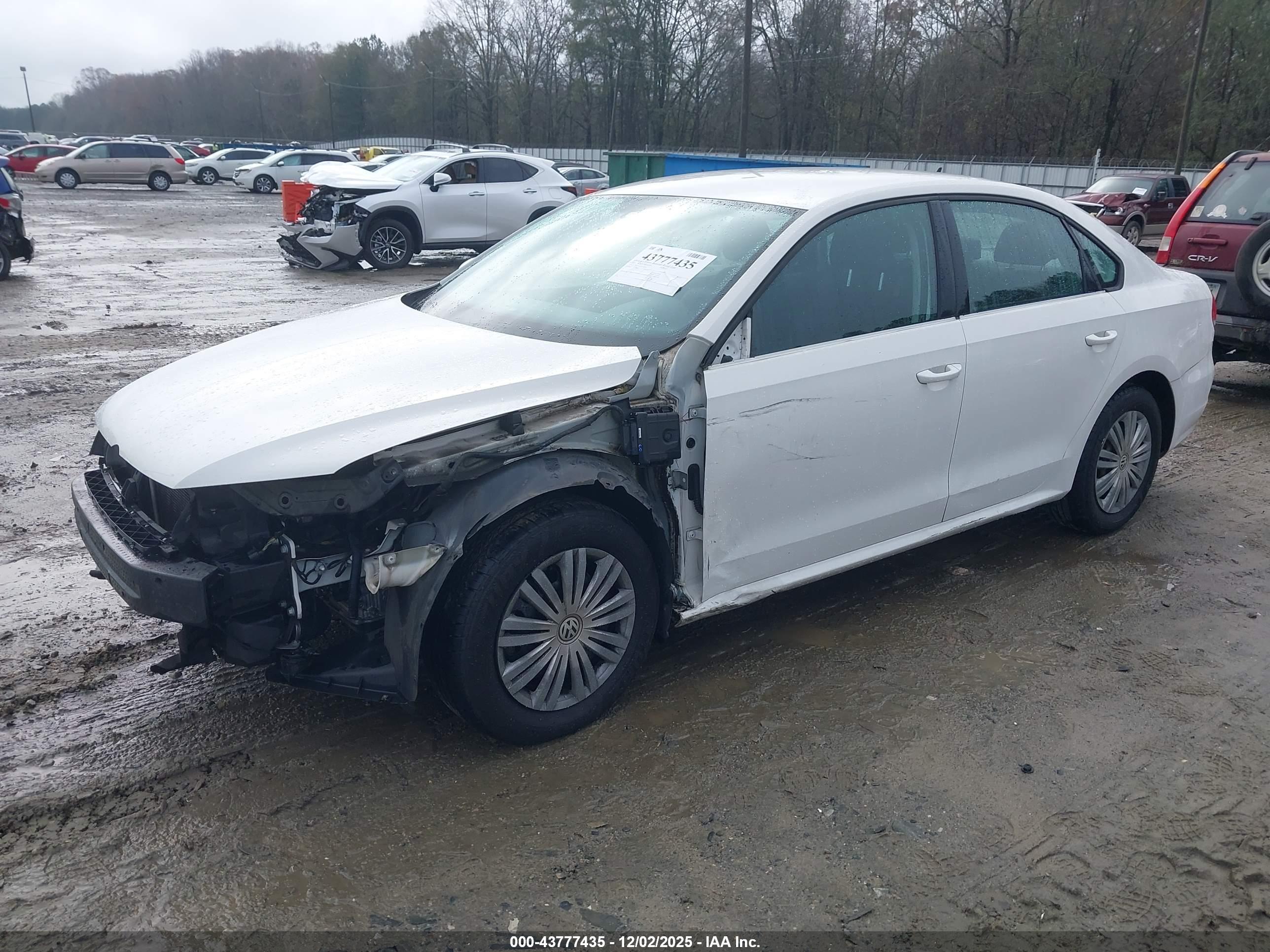 VOLKSWAGEN PASSAT image 2