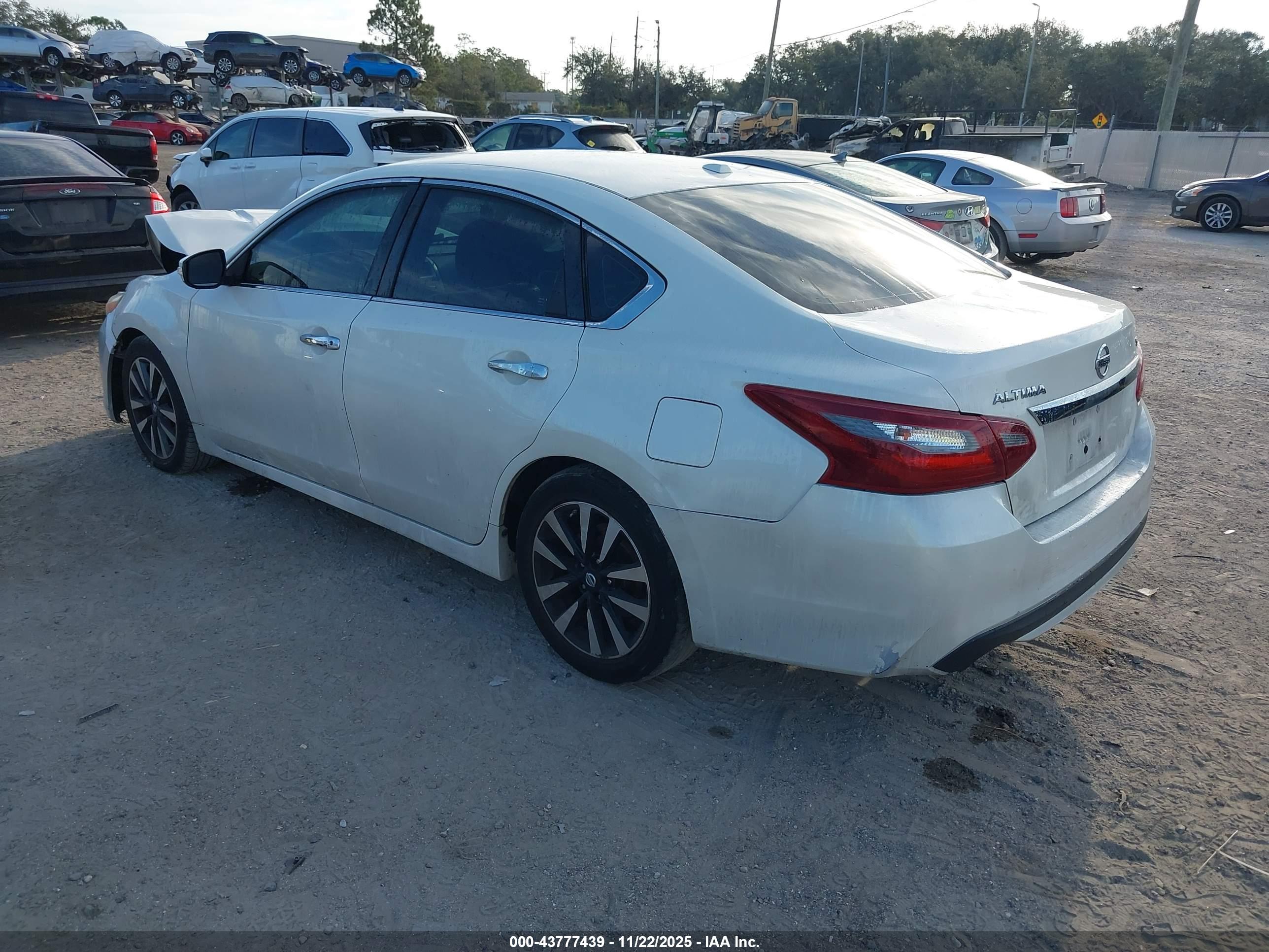 NISSAN ALTIMA image 3