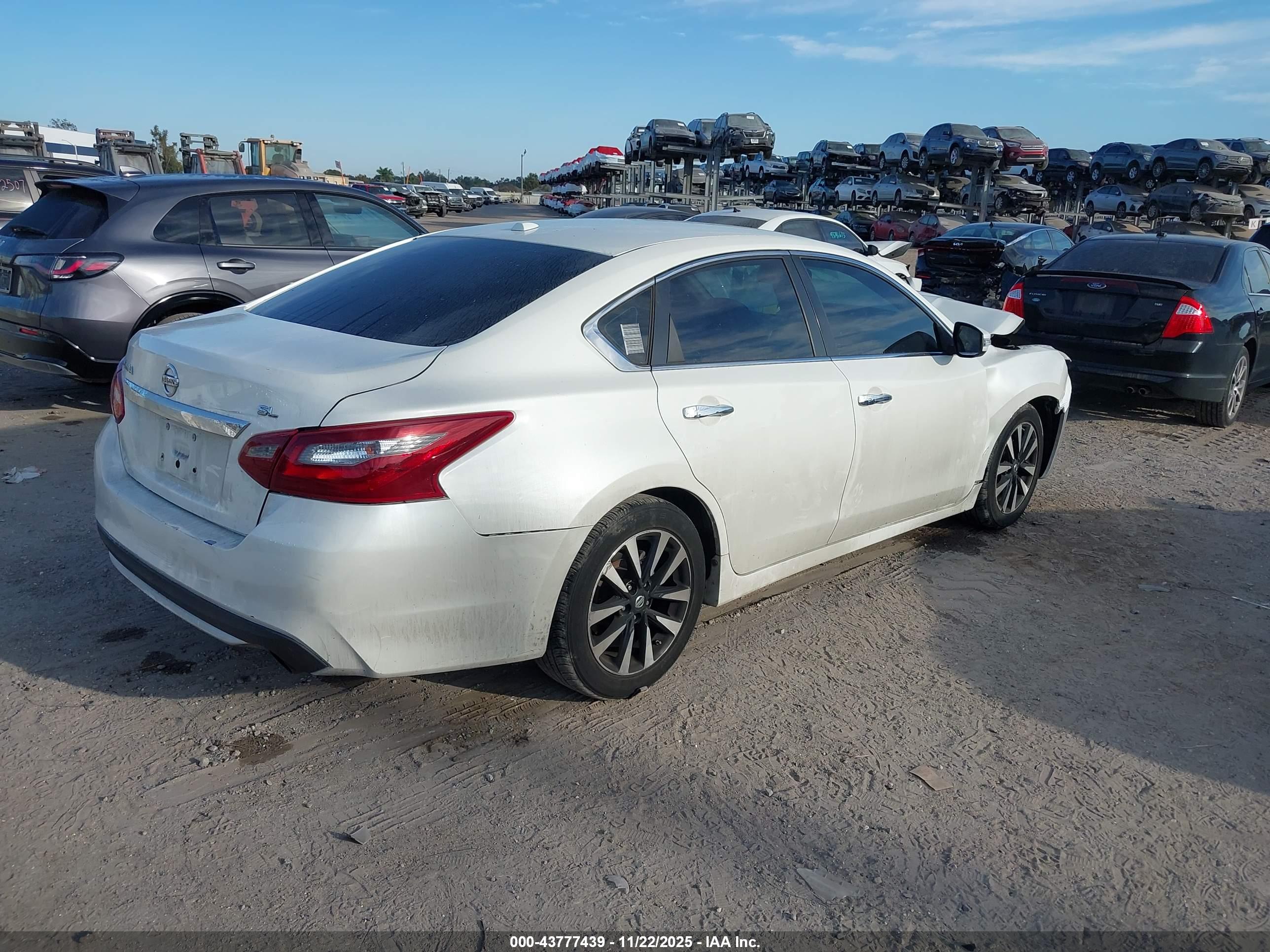 NISSAN ALTIMA image 4