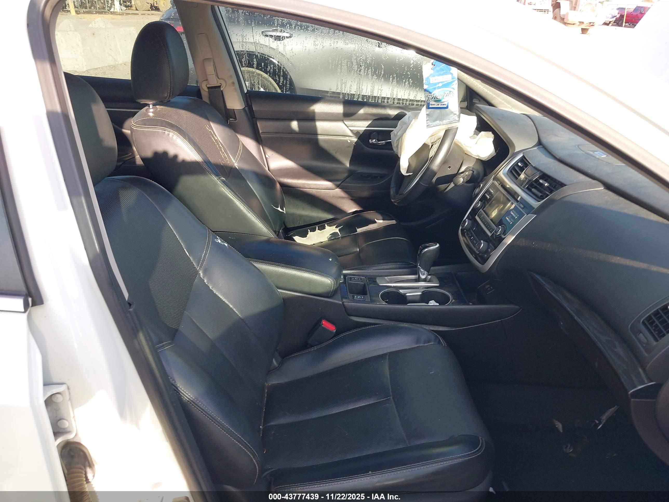 NISSAN ALTIMA image 5
