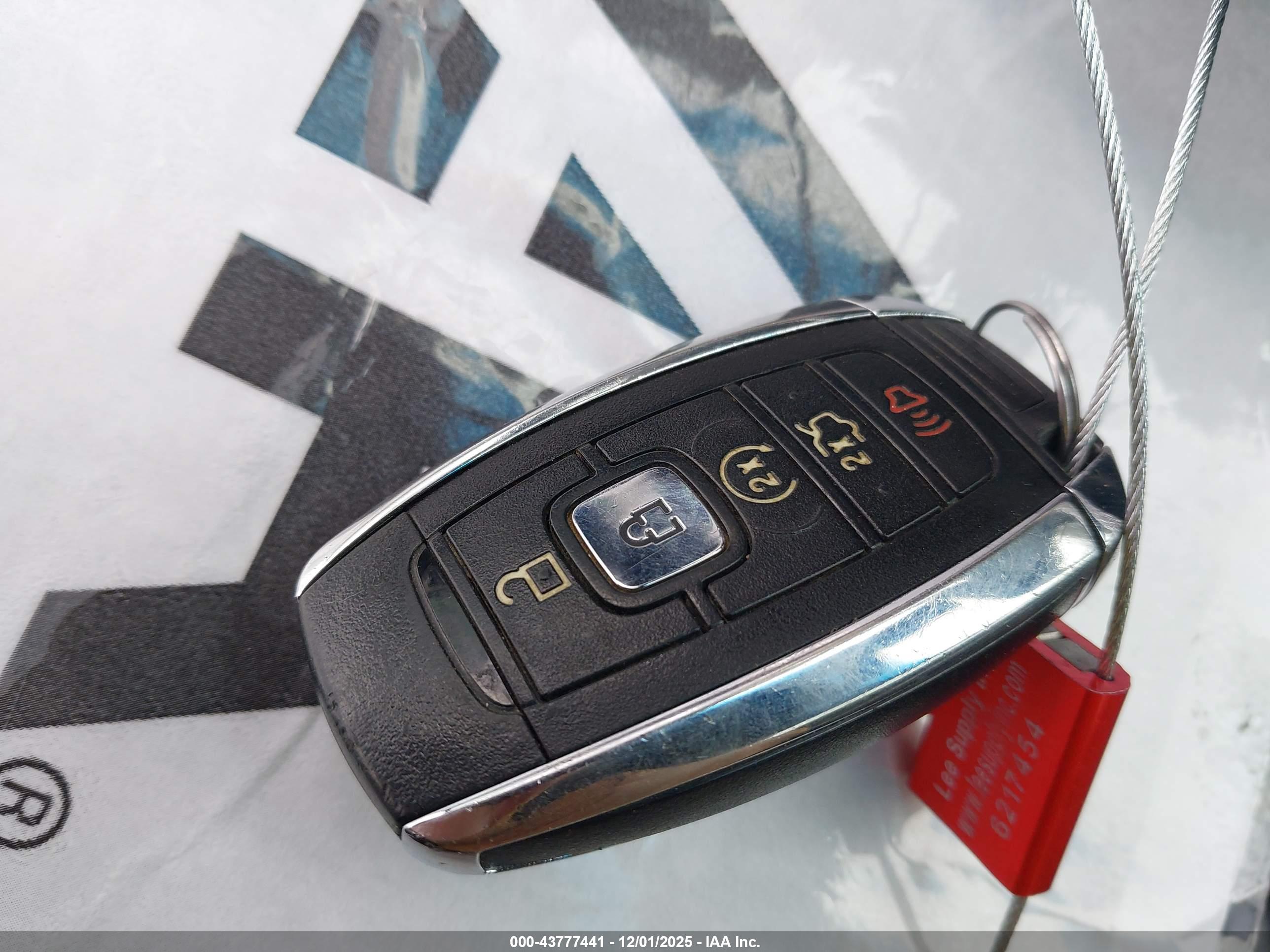 LINCOLN MKZ image 11