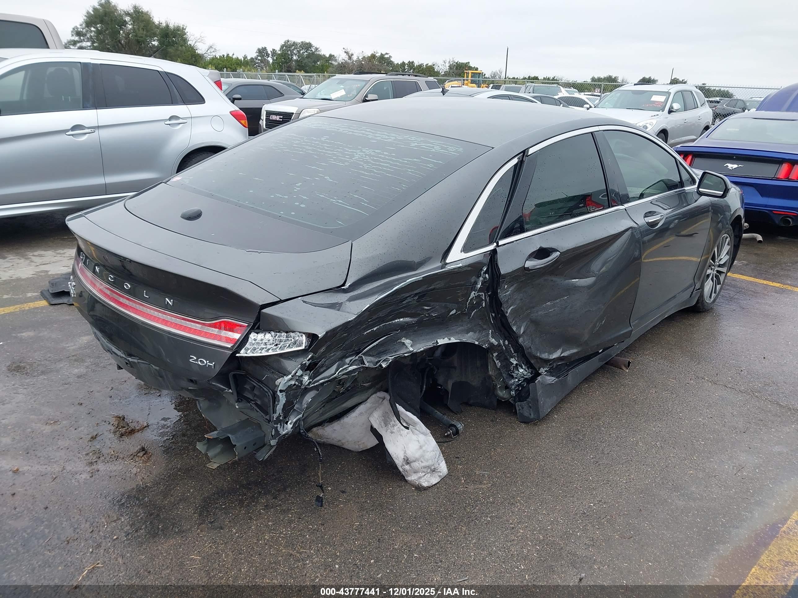 LINCOLN MKZ image 4