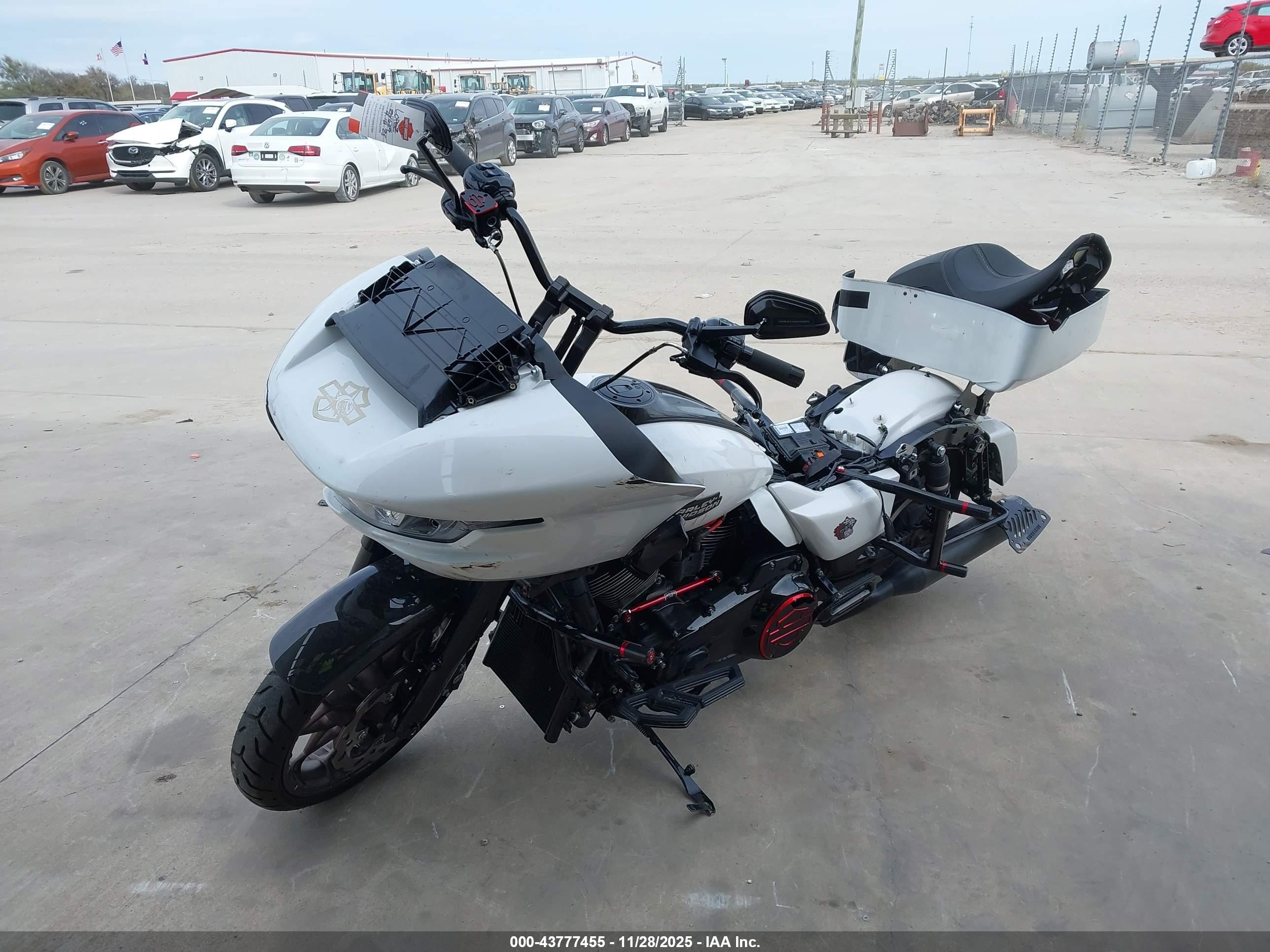 HARLEY-DAVIDSON FLTRX image 2