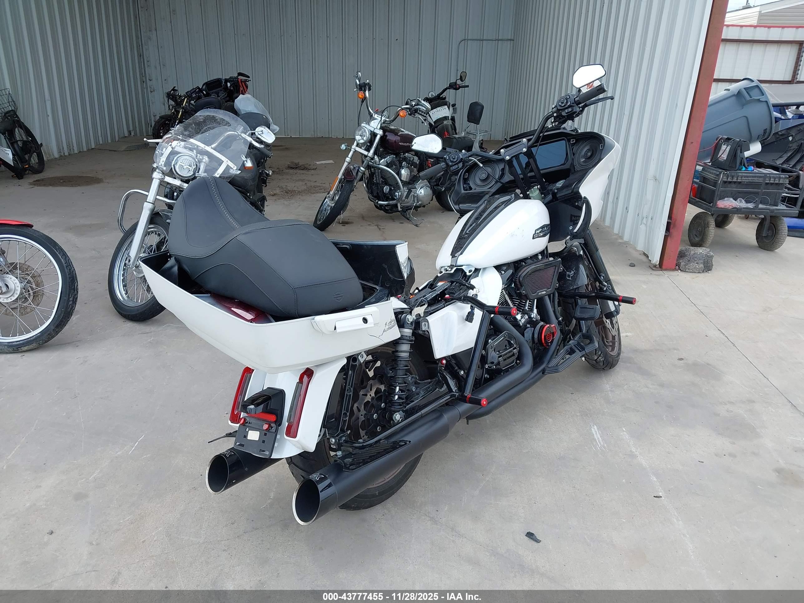 HARLEY-DAVIDSON FLTRX image 4