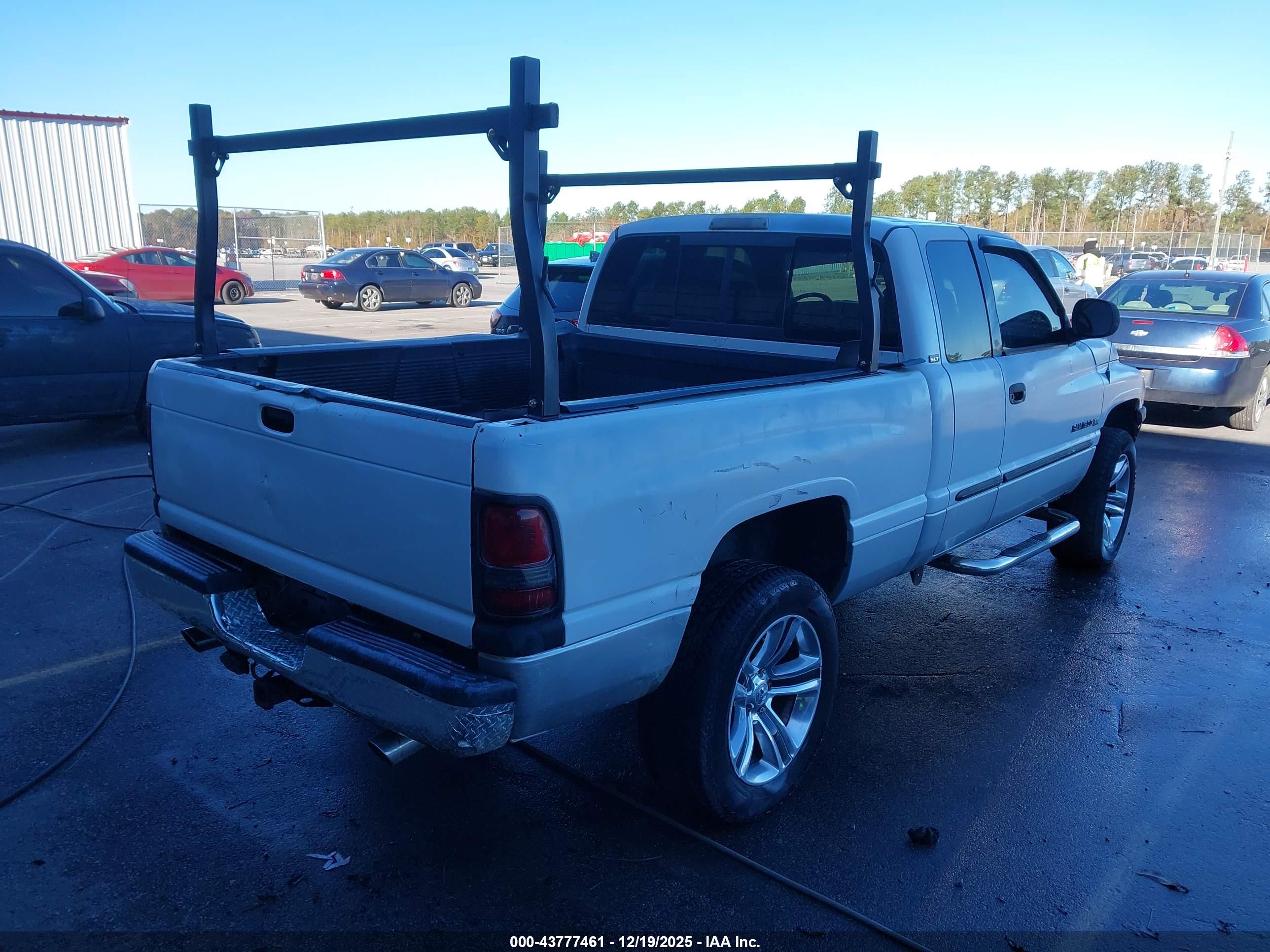 DODGE RAM image 4