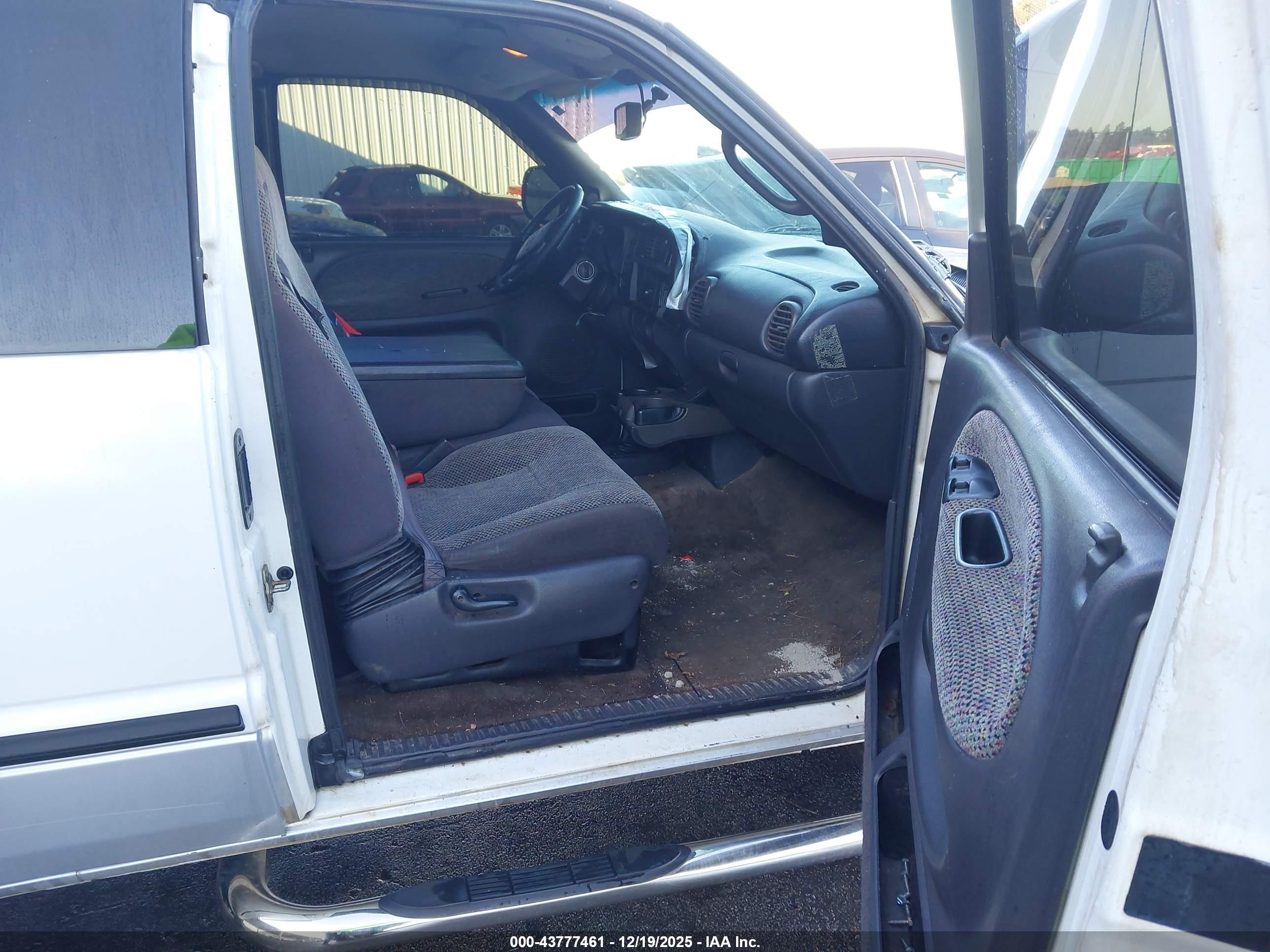 DODGE RAM image 5