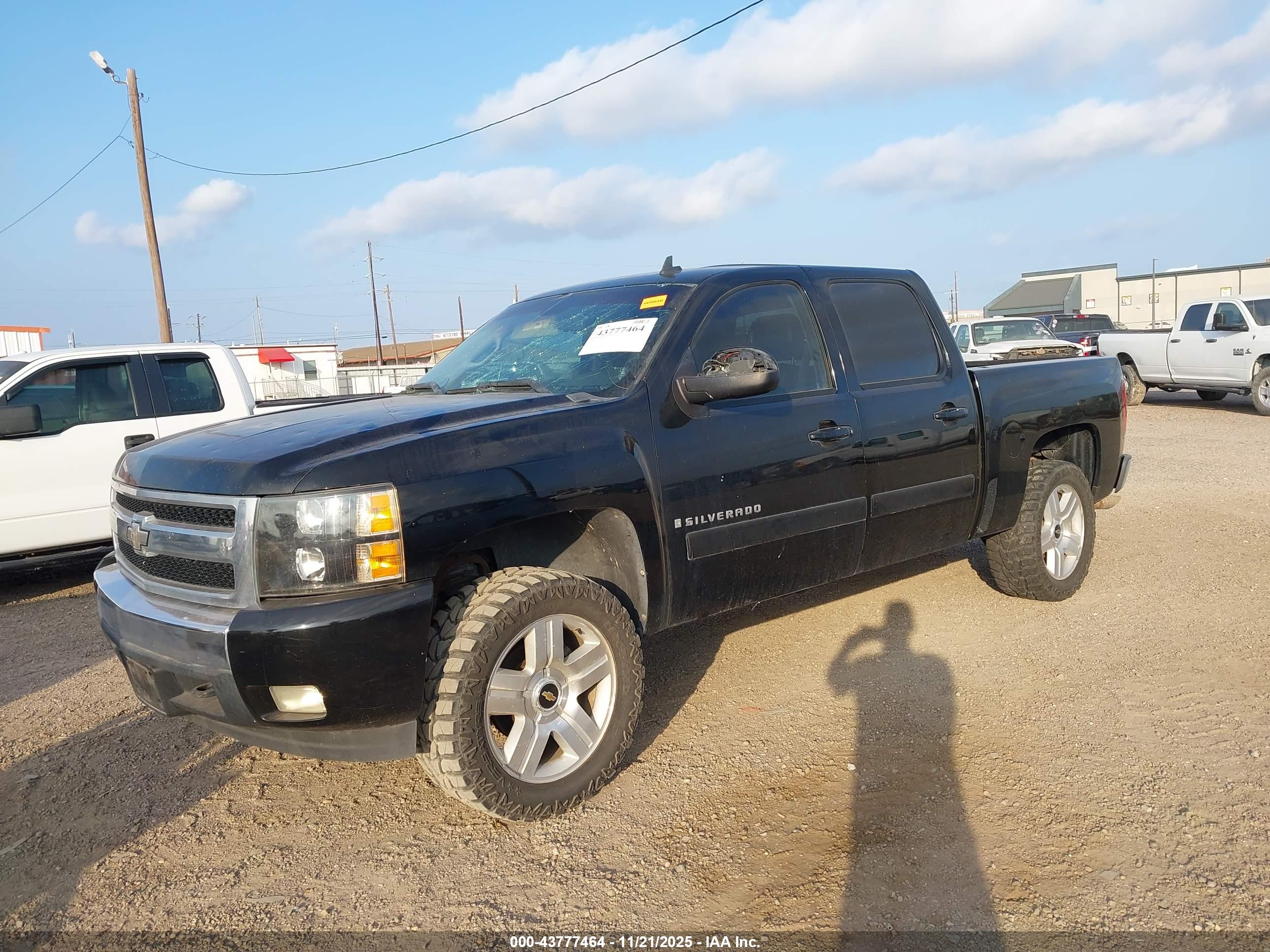 CHEVROLET SILVERADO image 2