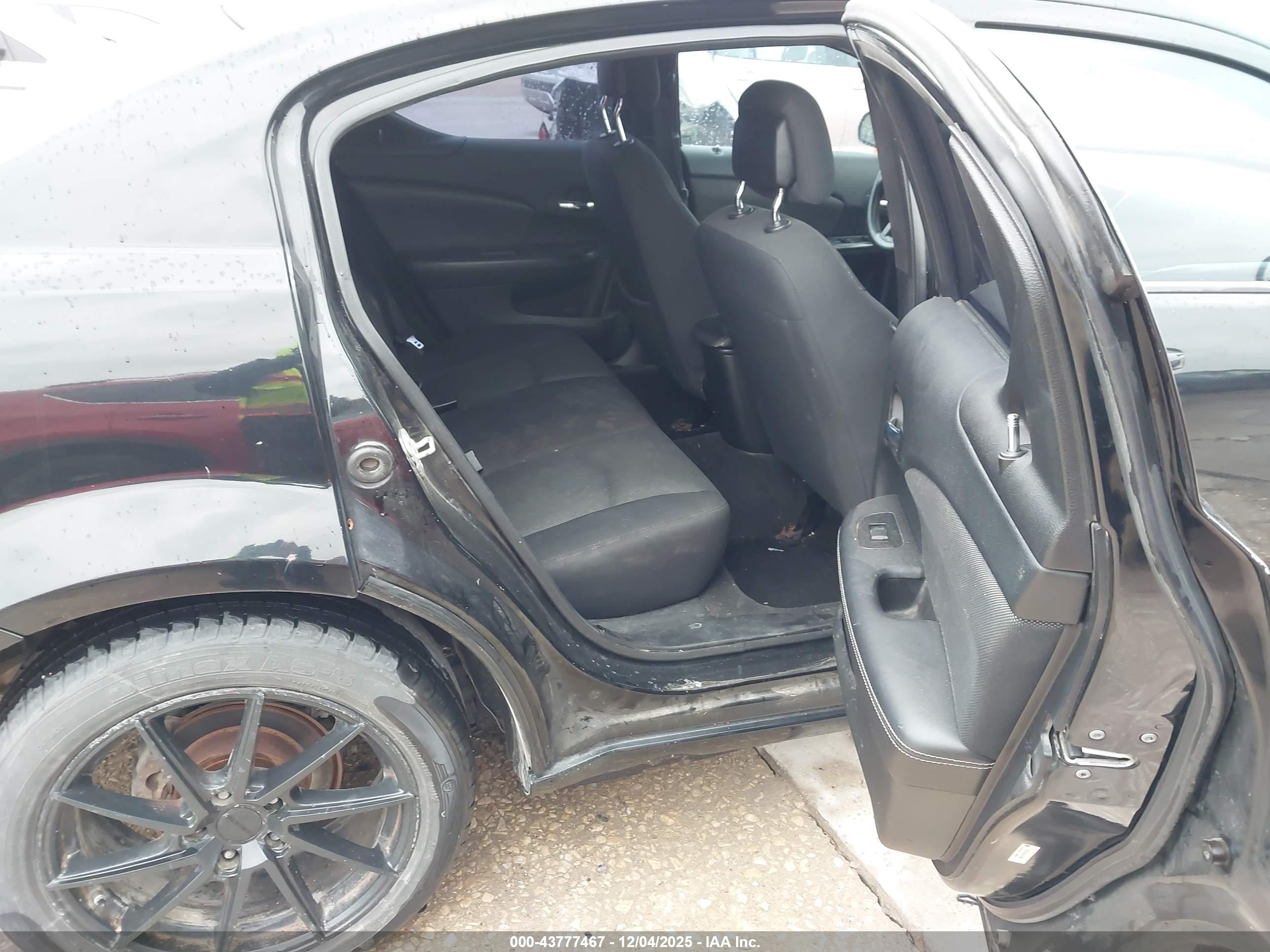 DODGE AVENGER image 8