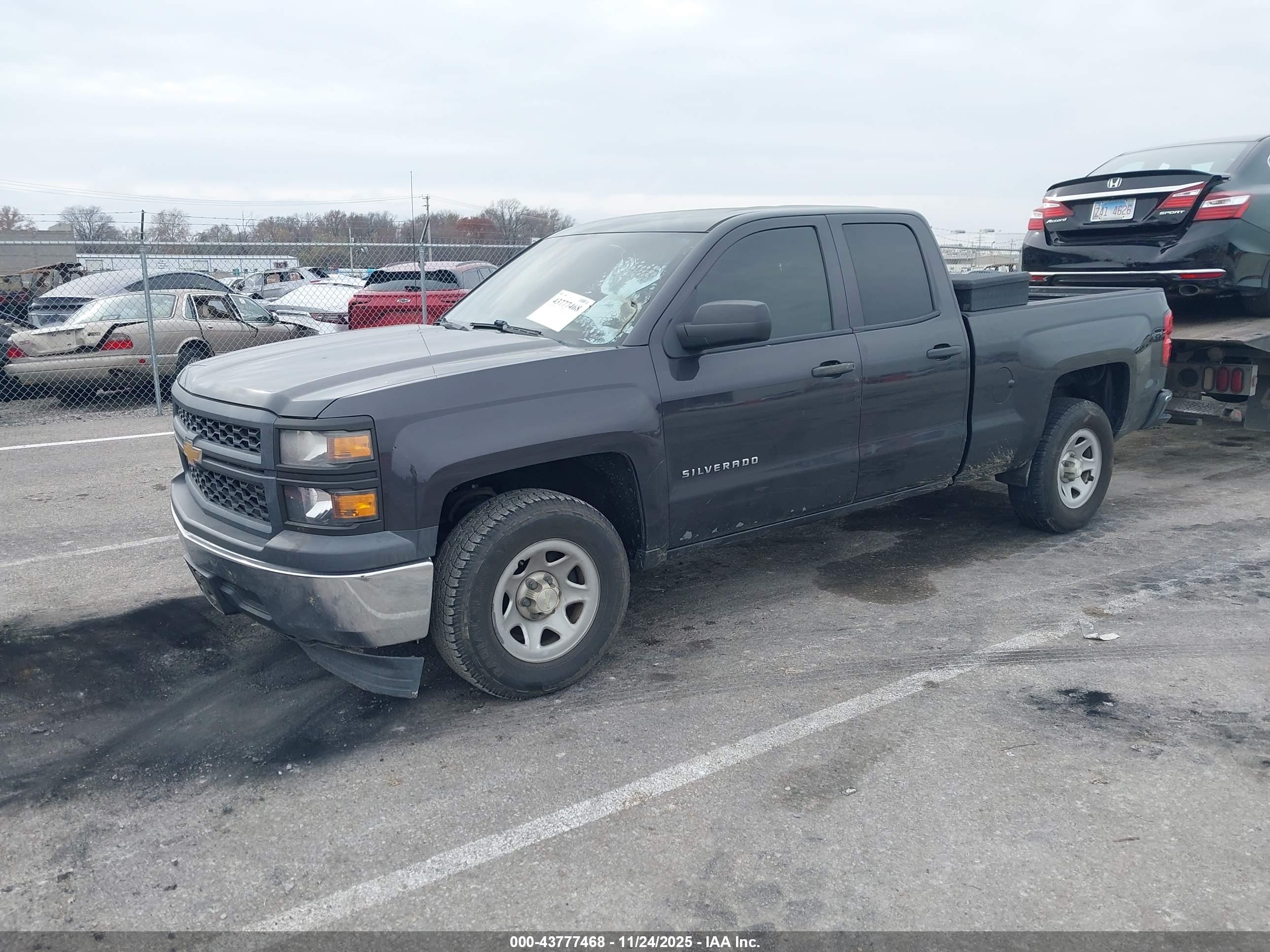 CHEVROLET SILVERADO image 2