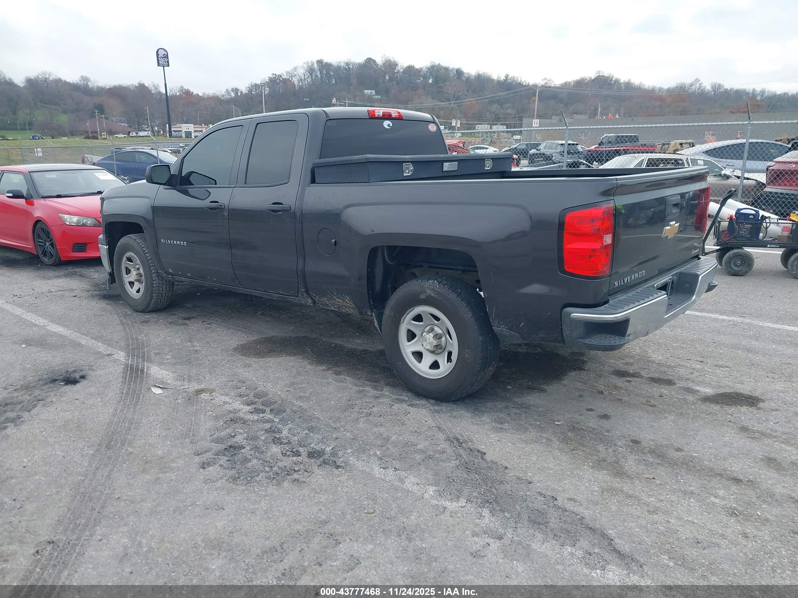 CHEVROLET SILVERADO image 3