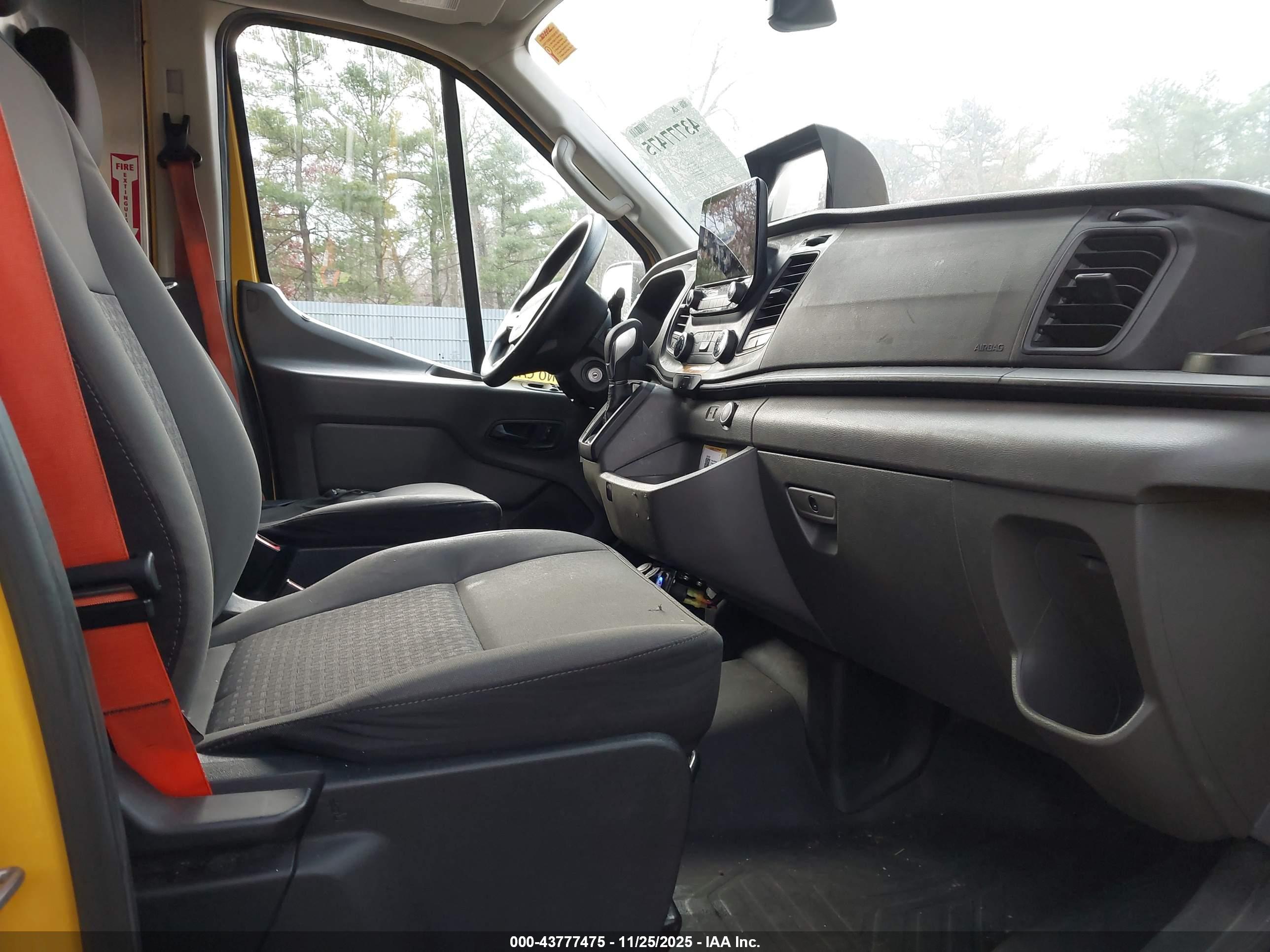 FORD TRANSIT-350 image 5