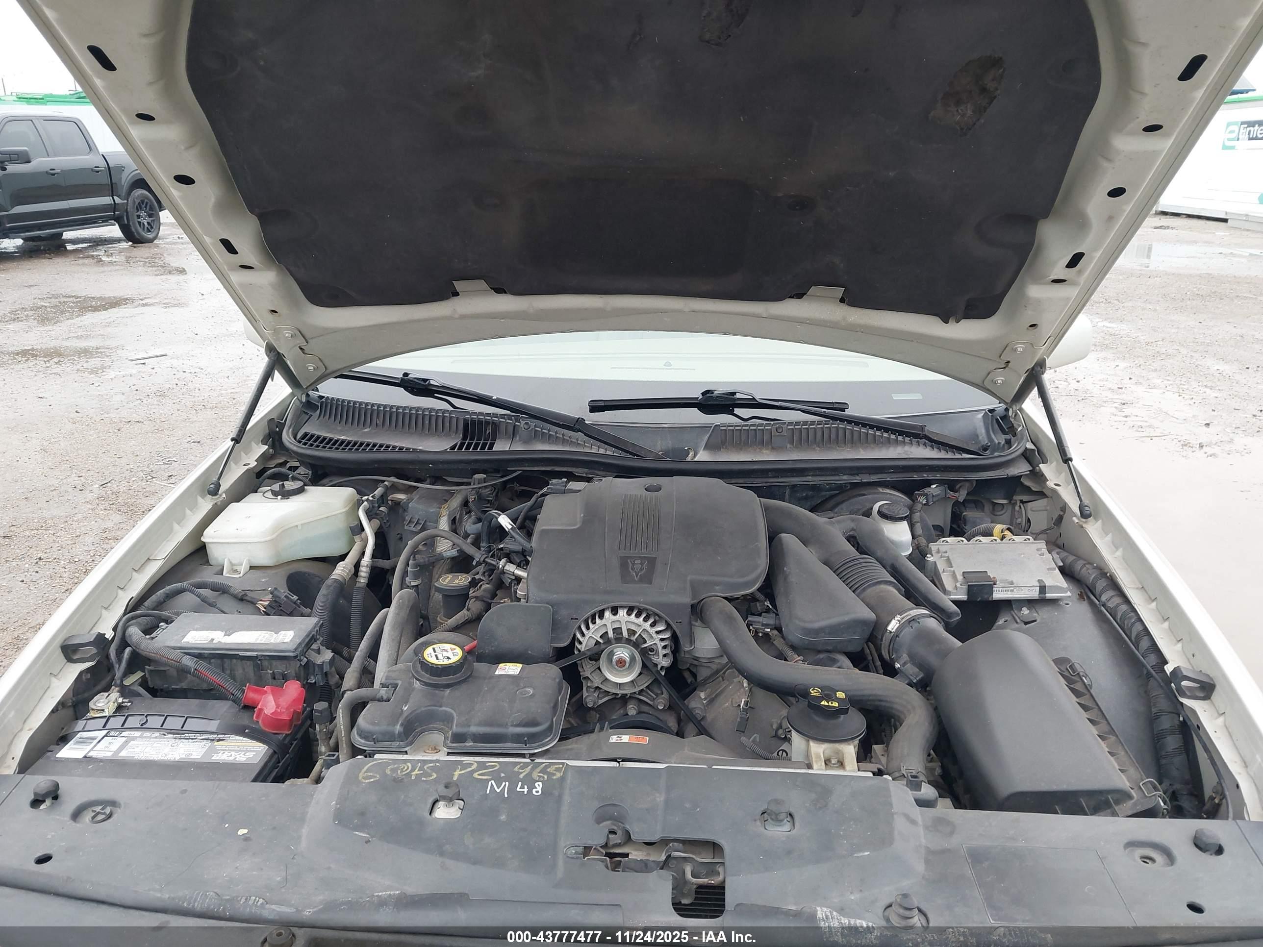 LINCOLN TOWN image 10